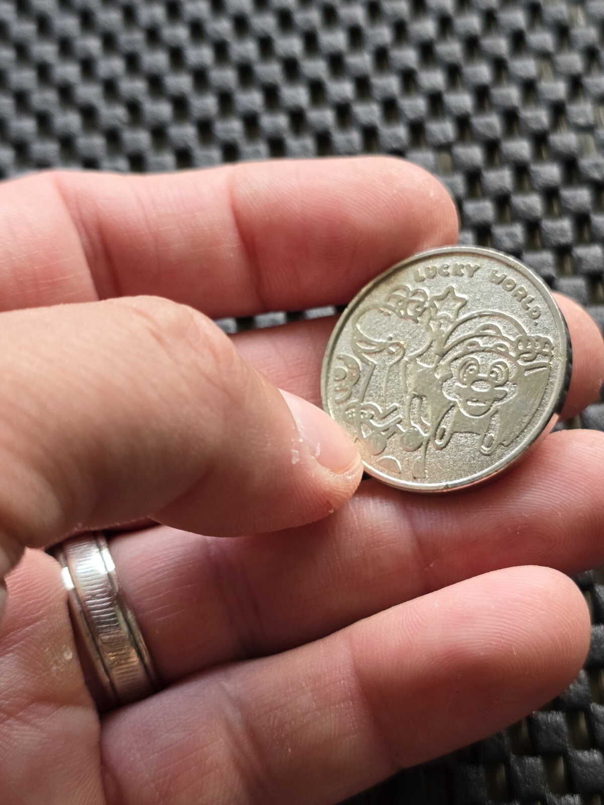 Super Mario Lucky World Coin Medal Nintendo Gachapon Rare Promo SNES GB [Chuck]