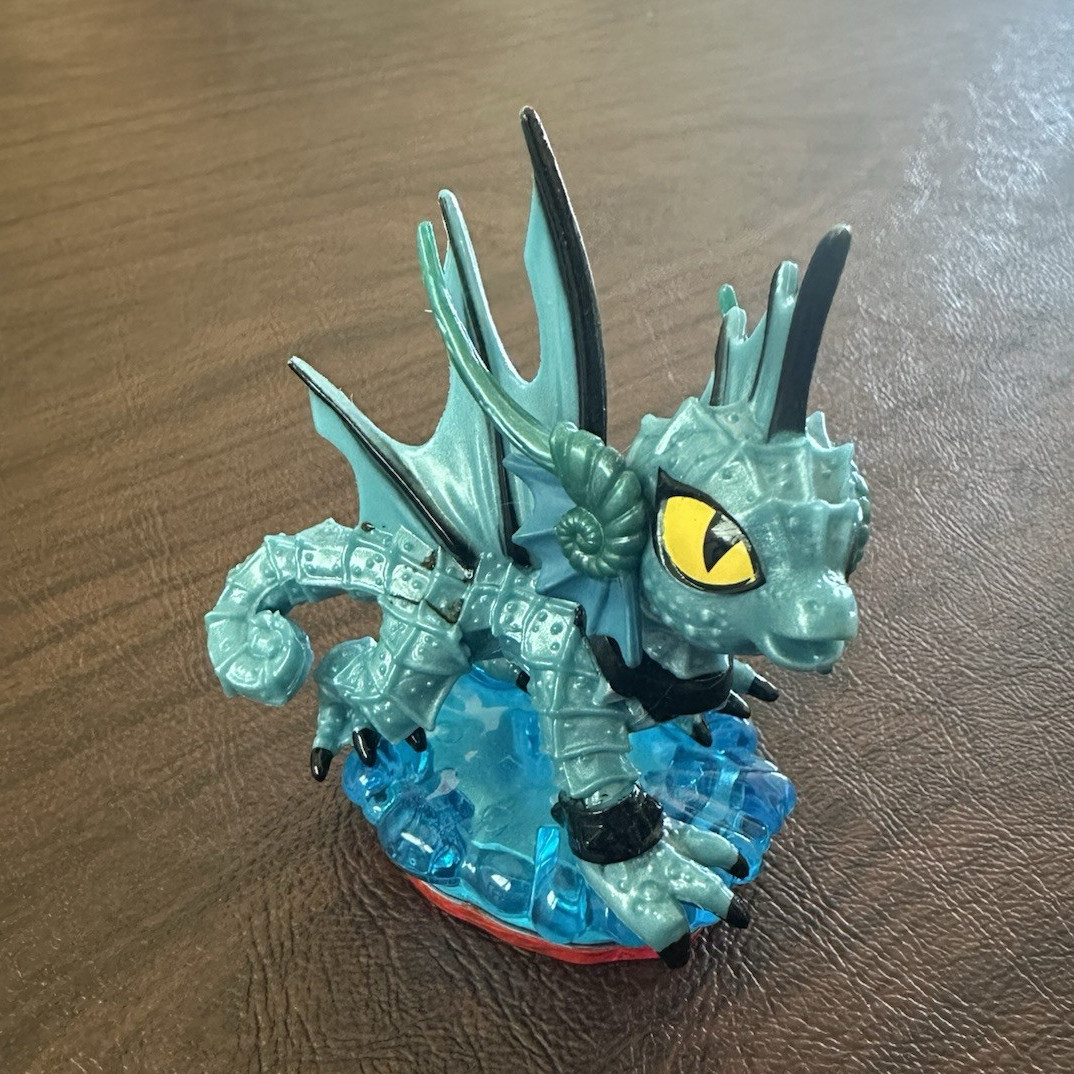 RARE AND AUTHENTIC Skylanders Trap Team Echo Figurine – Near Perfect Condition
