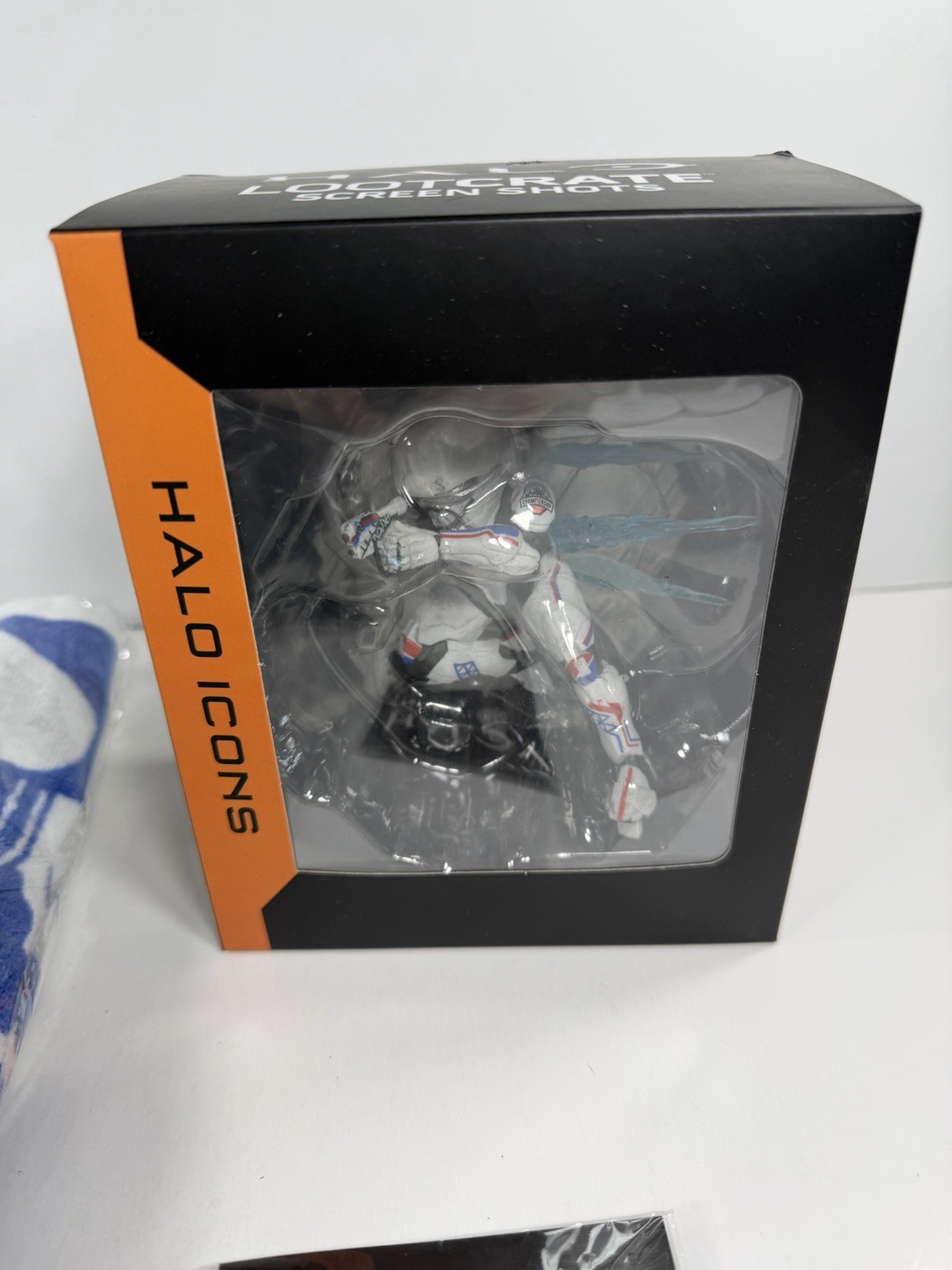 Halo Legendary Loot Crate ARENA Halo Icons Spartan 100% Complete with Shirt XL