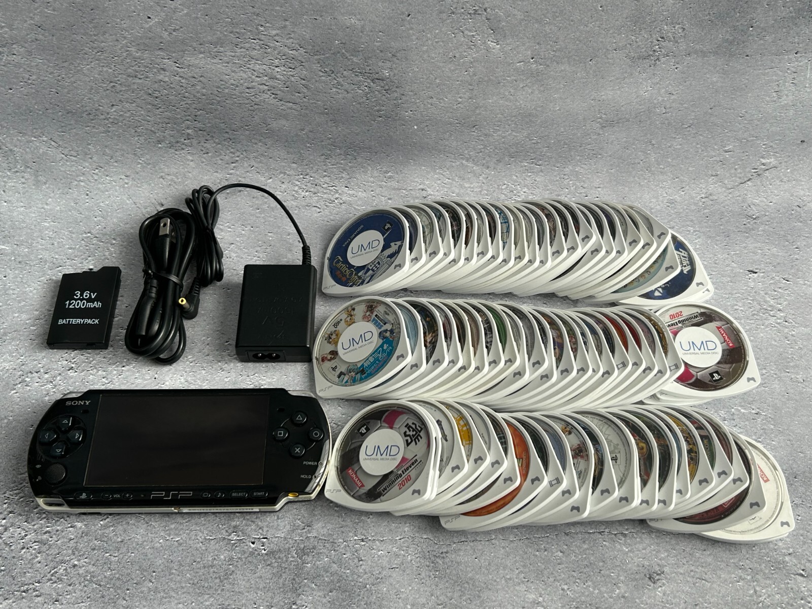 Sony PSP-3000 Console / battery＋charger＋memory stick random 3 games from US