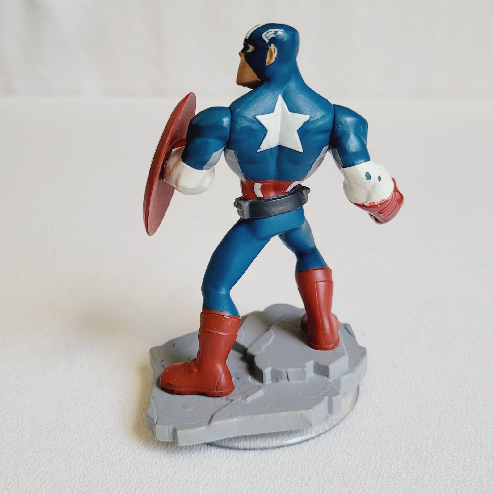 Disney Infinity 2.0 Hulk & Capt. America & 3.0 Darth Vader (no lightsaber; wear)
