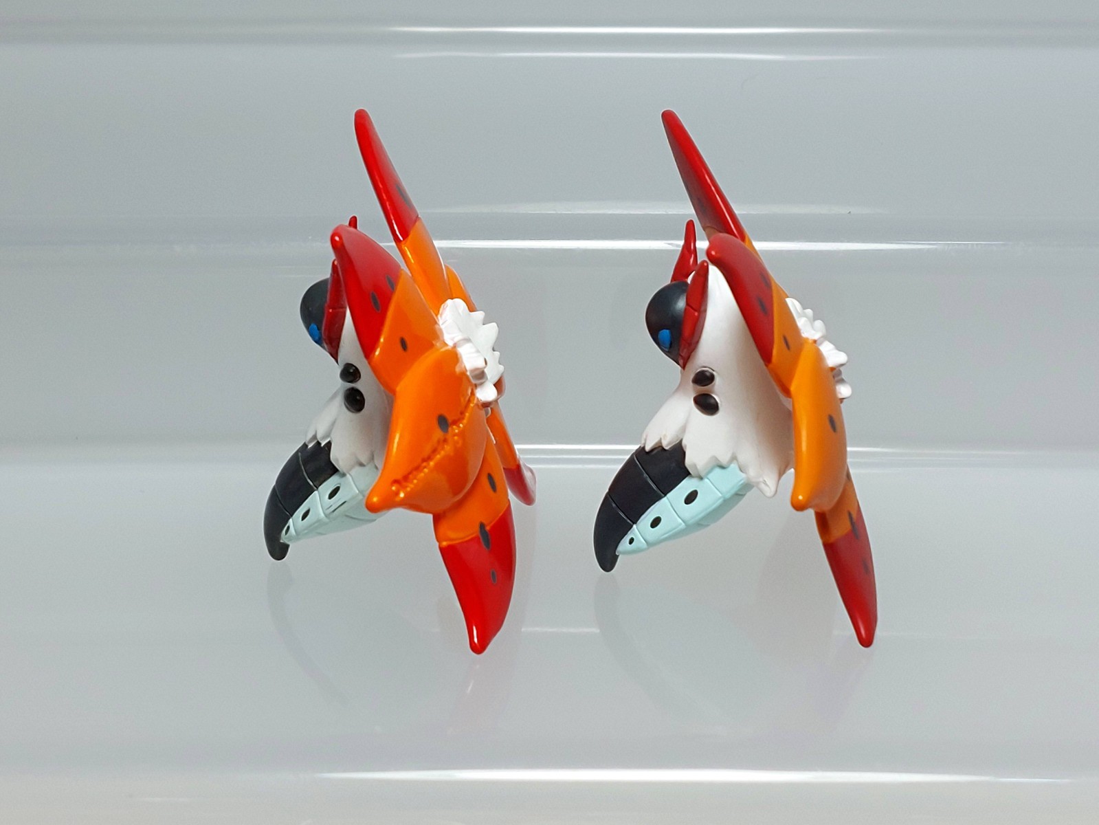 Volcarona Ulgamoth Pokemon Monster Collection Figure Takara Tomy C05 1.8in