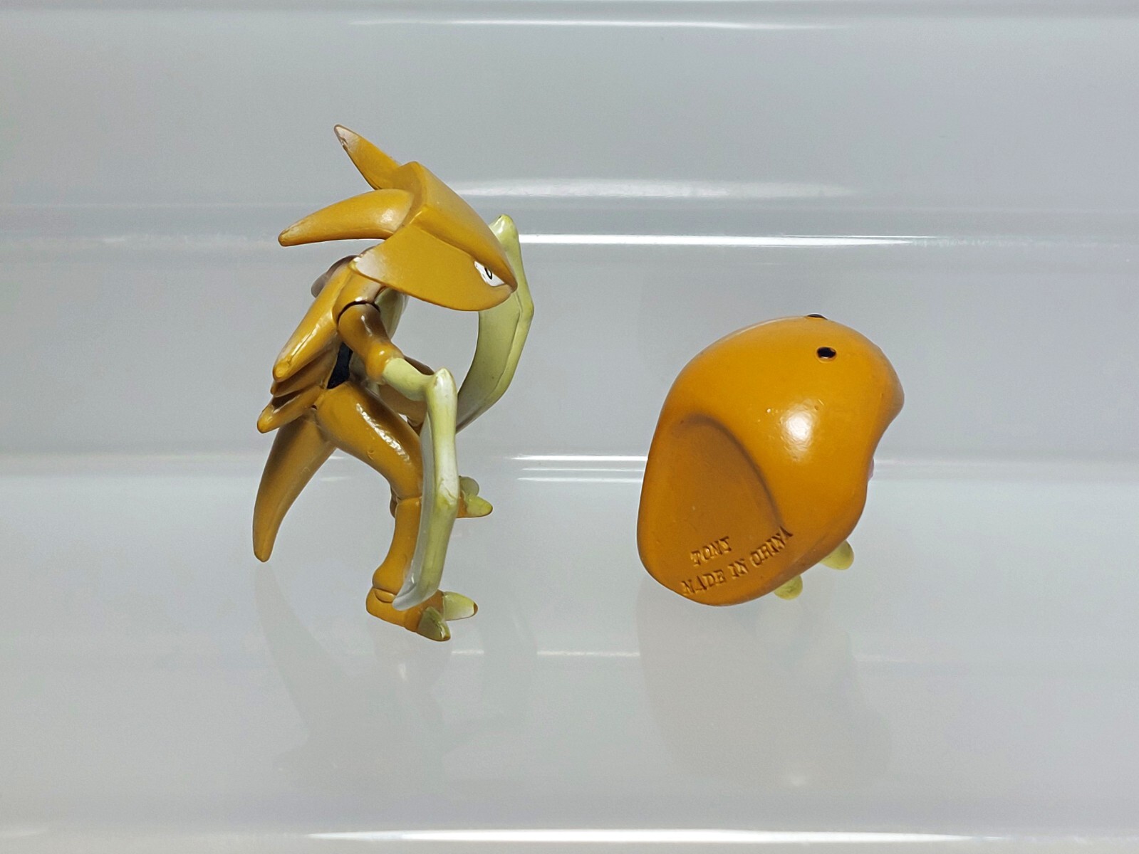 Kabutops Kabuto Pokemon Monster Collection Figure Tomy Japan B07 0.9-1.6in
