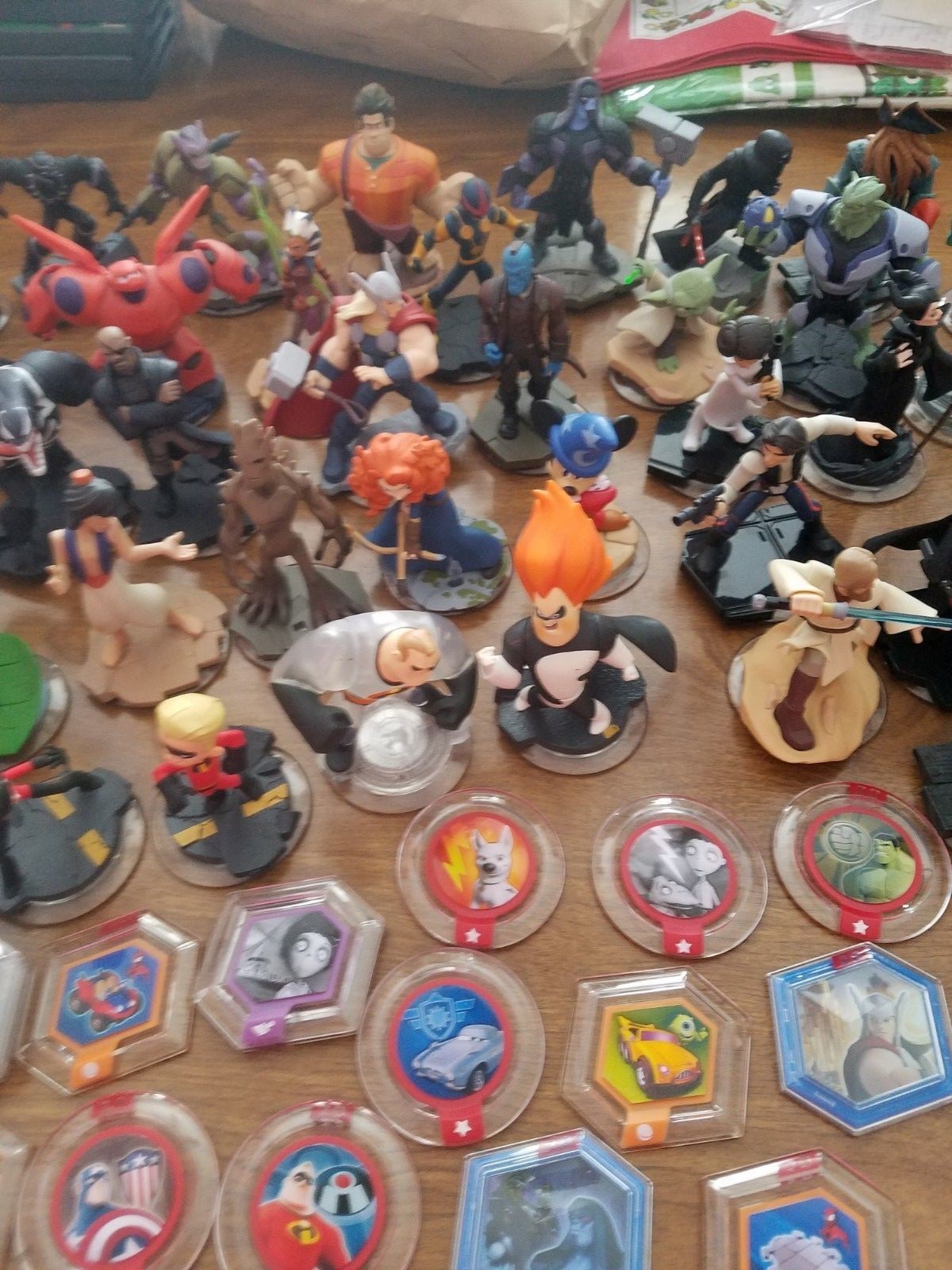 Disney Infinity 1.0 2.0 3.0 Figures Characters Pixar Star Wars Toy Story etc