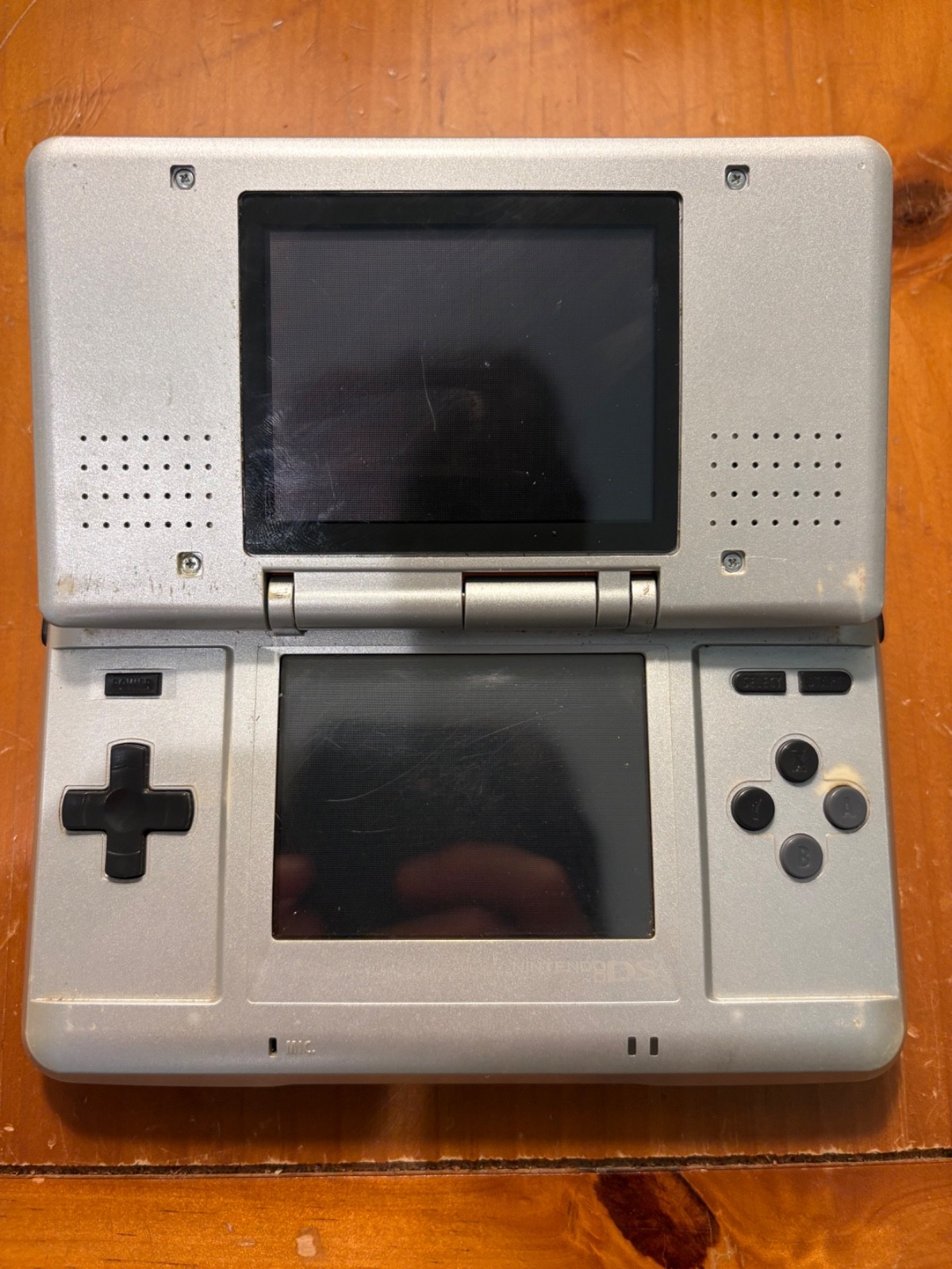 Nintendo DS Silver Handheld System – Good Condition! – TESTED AND WORKING (10D)