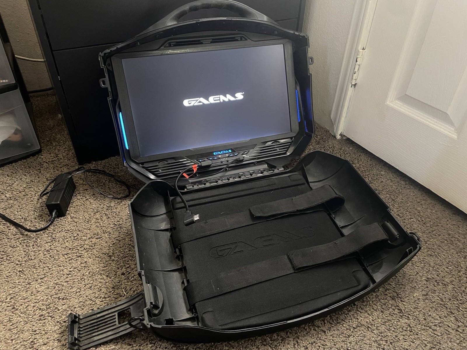 GAEMS G190 Vanguard Portable Gaming Case 19″ Monitor with Power and HDMI Cables
