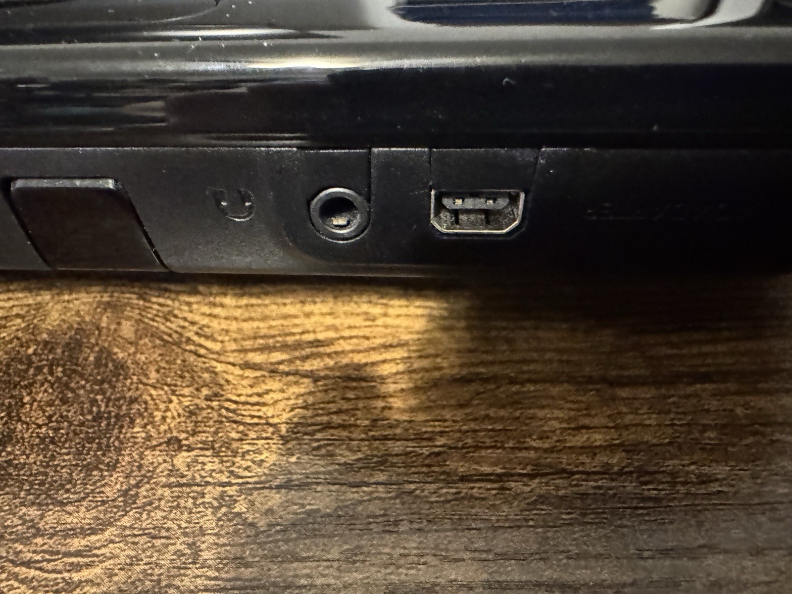 Nintendo WUP-010 Gamepad – BLACK. FOR PARTS. POWERS ON, Screen Damage