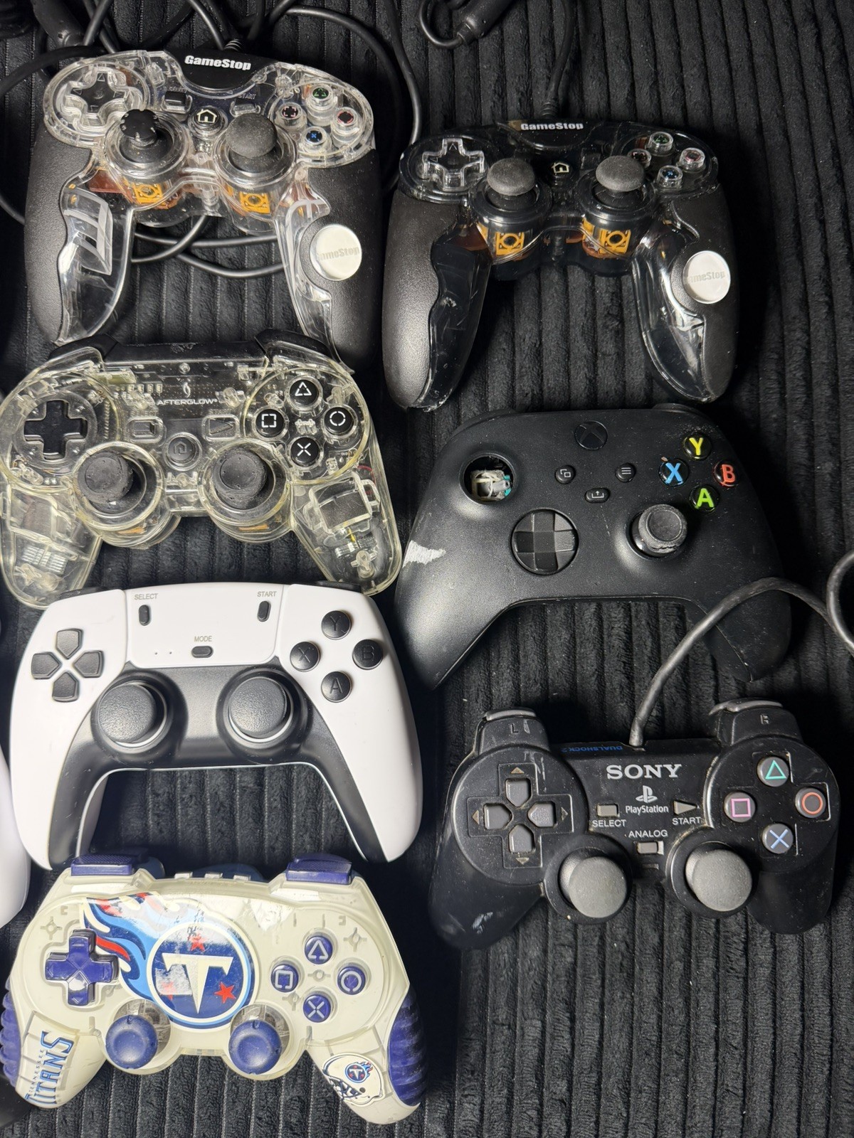 Assorted OEM & Third Party Gaming 15 Controller Lot PS1/2 PS3 PS4 Xbox Gamecube