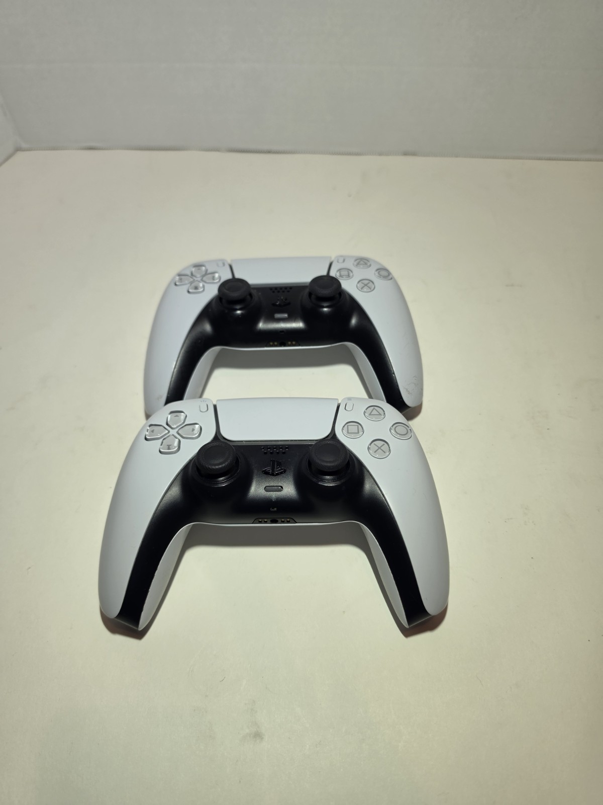 Sony PlayStation 5 PS5 1TB Slim Disc Edition Console W/2 Controllers, Tested