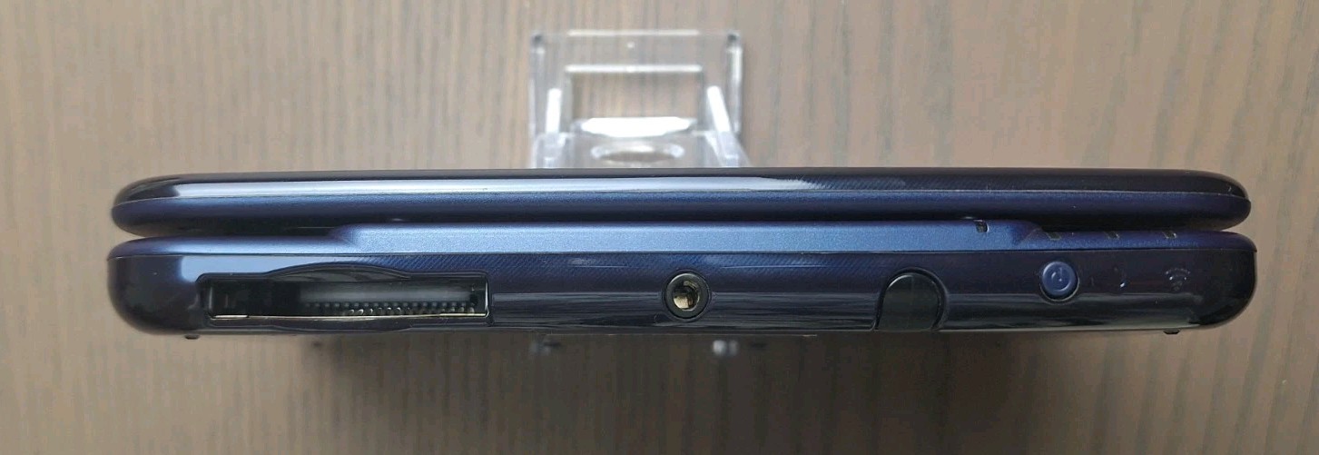New Nintendo 3DS XL Metallic Blue Charger + 32GB SD Card | Region Free