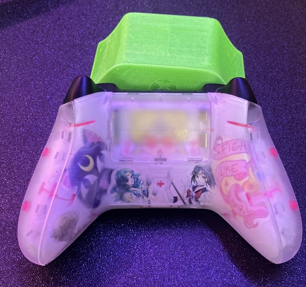 Sailor Moon Themed – Xbox One/X/S/PC Controller (glow in the dark base)