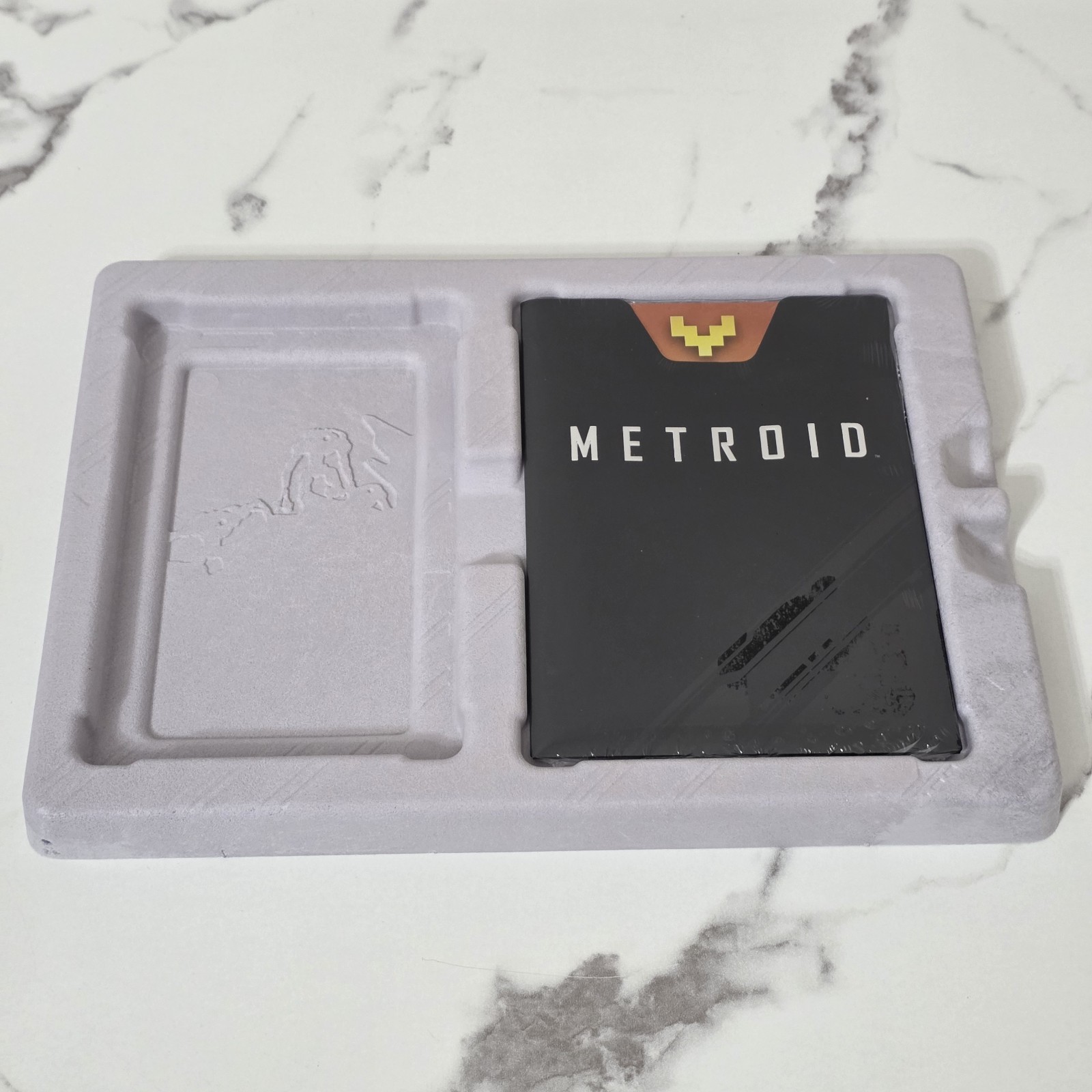 Metroid Dread Special Edition Art Book & Art Cards Only