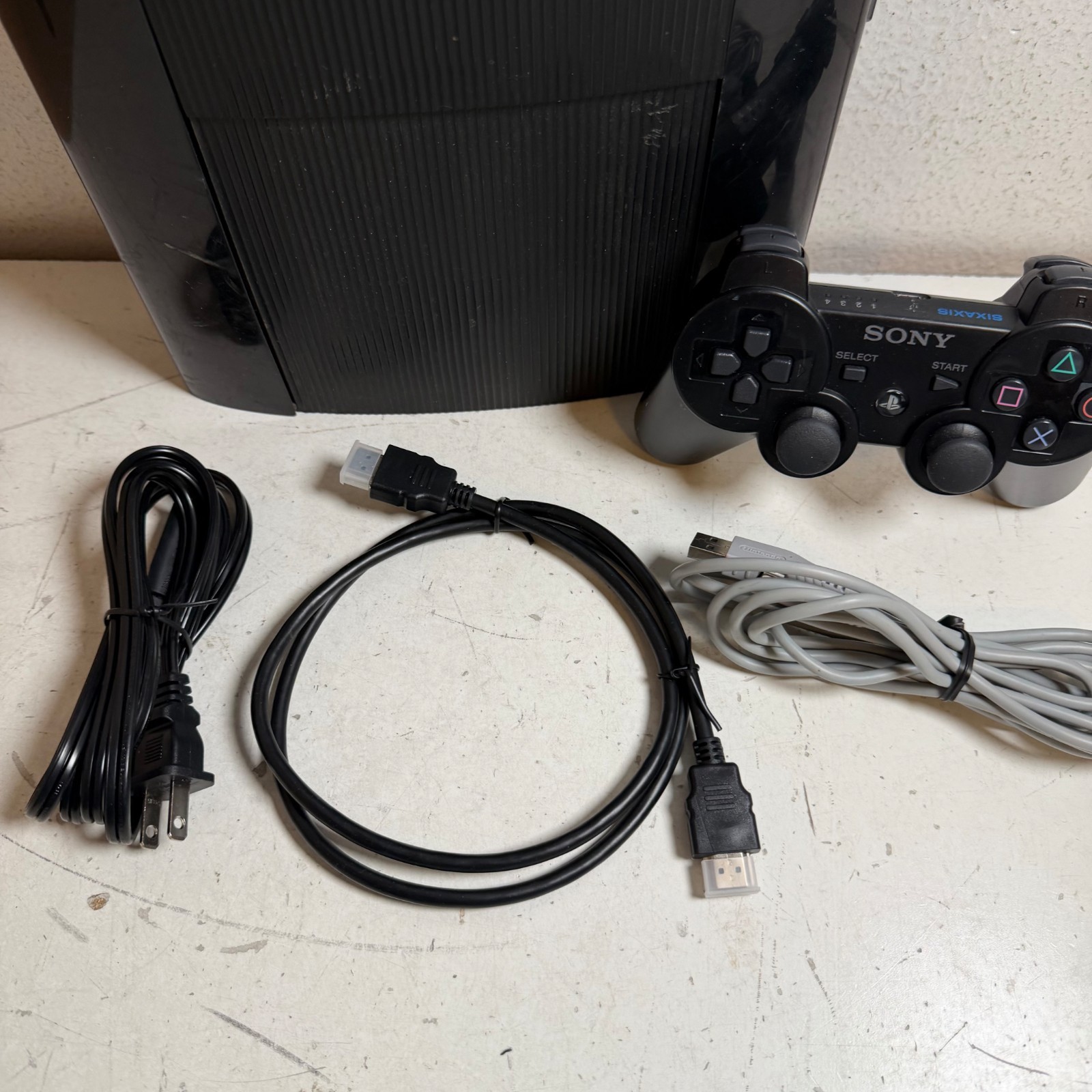 Sony PlayStation 3 CECH-4001B 250gb Black Video Gaming Console With Controller
