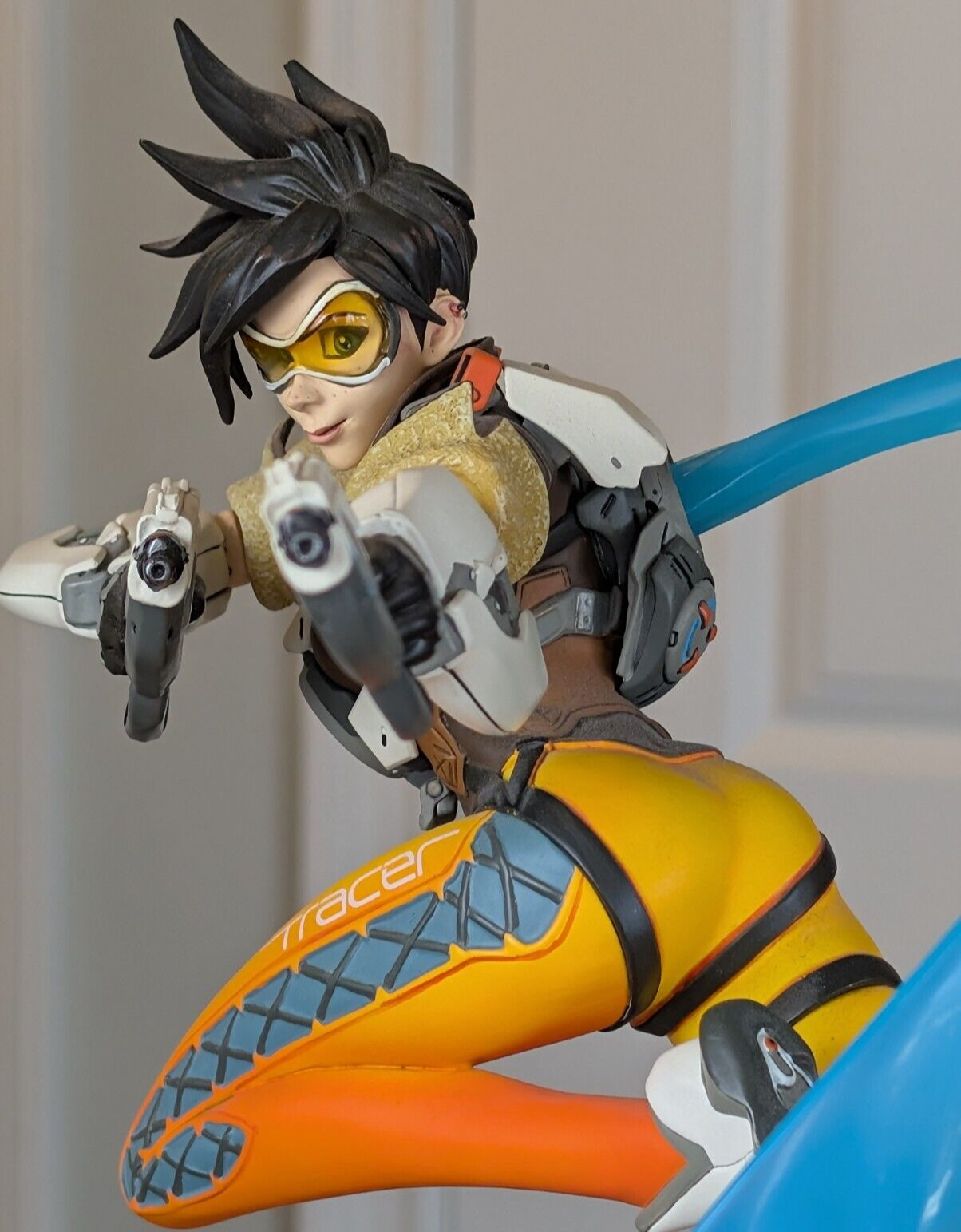 OVERWATCH TRACER Statue Lot-Blizzard Team signed Box, T-Shirt,Poster,Coins