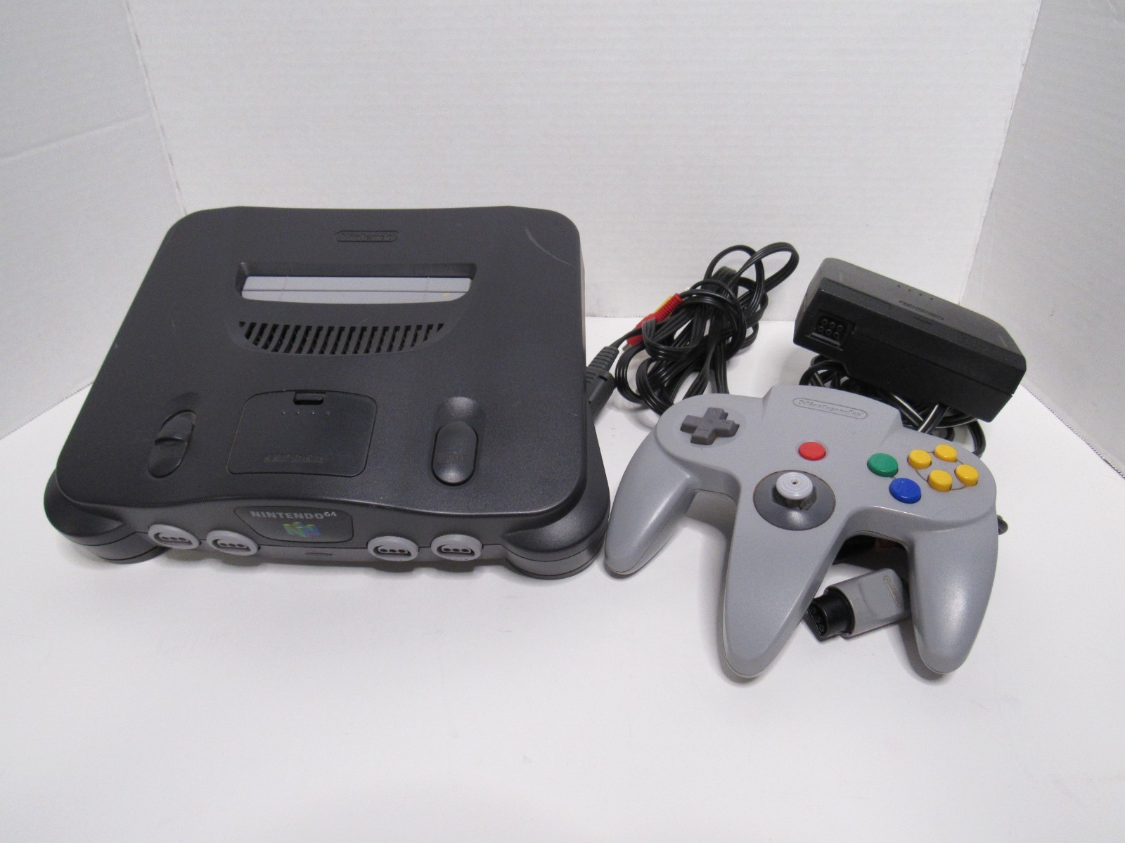 Nintendo 64 N64 Console Bundle Controller Cables Tested Working + Random Game