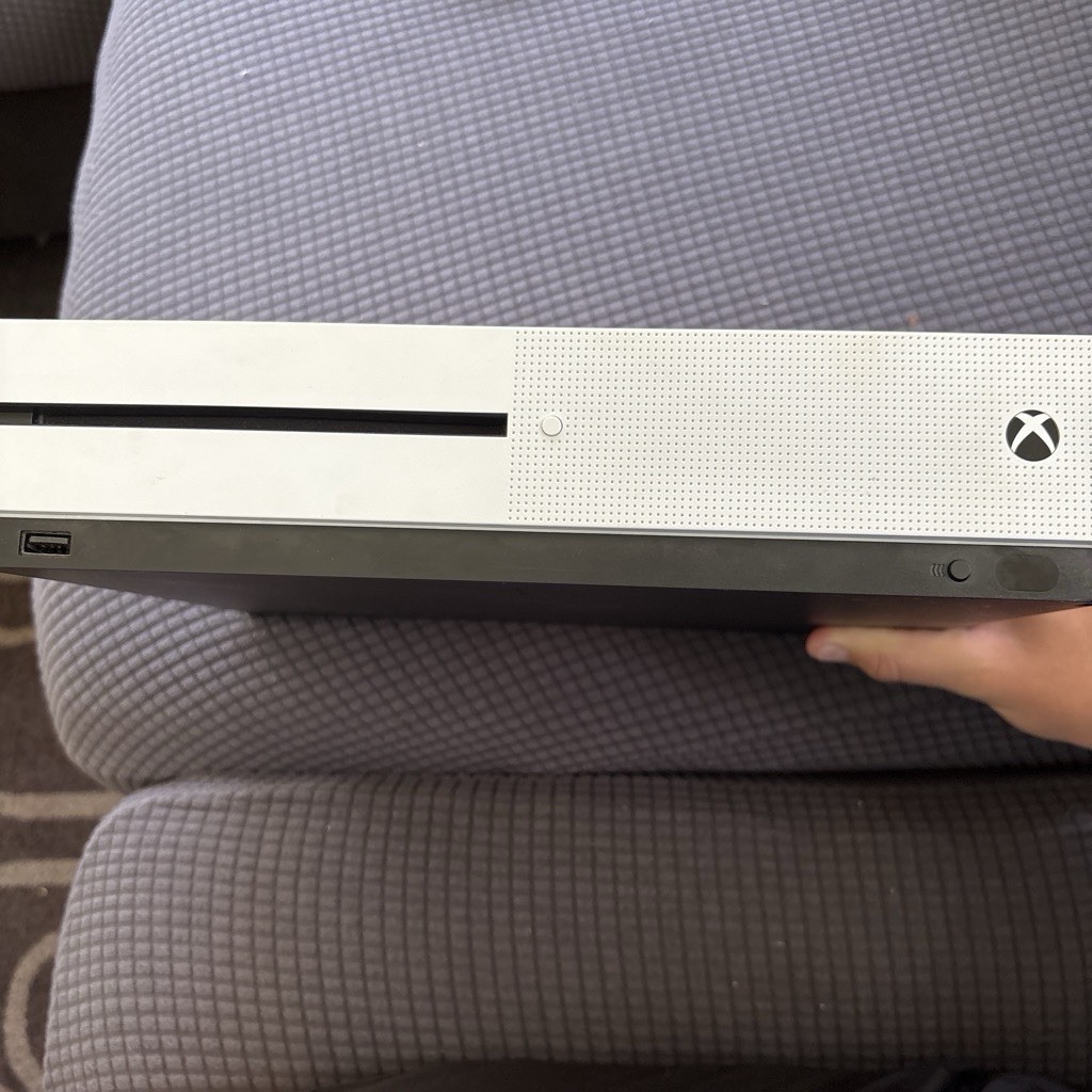 Microsoft Xbox One S 1TB White Home Console 4K UHD Model 1681