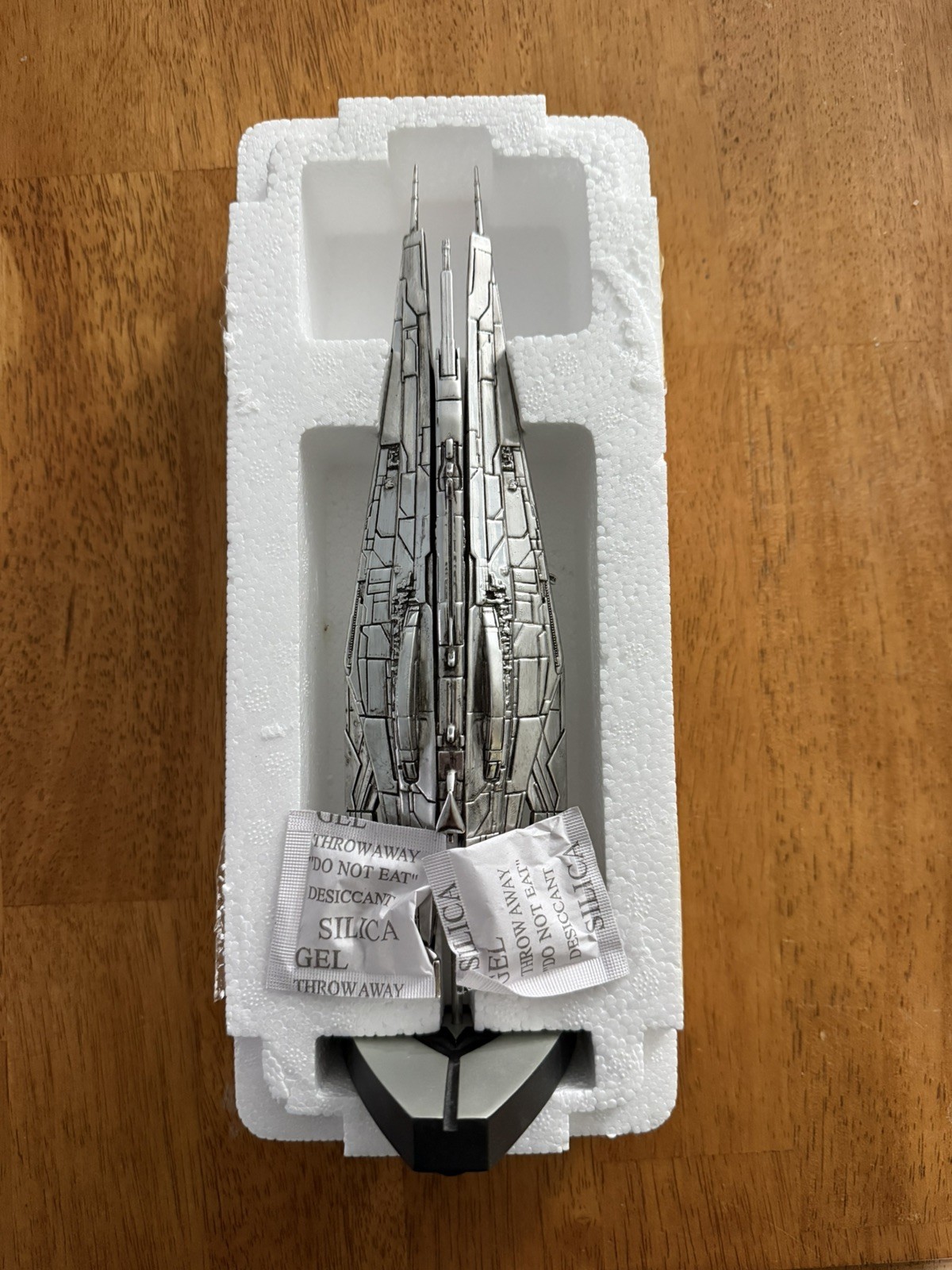 Mass Effect Alliance Cruiser Replica Model Dark Horse Silver Edition