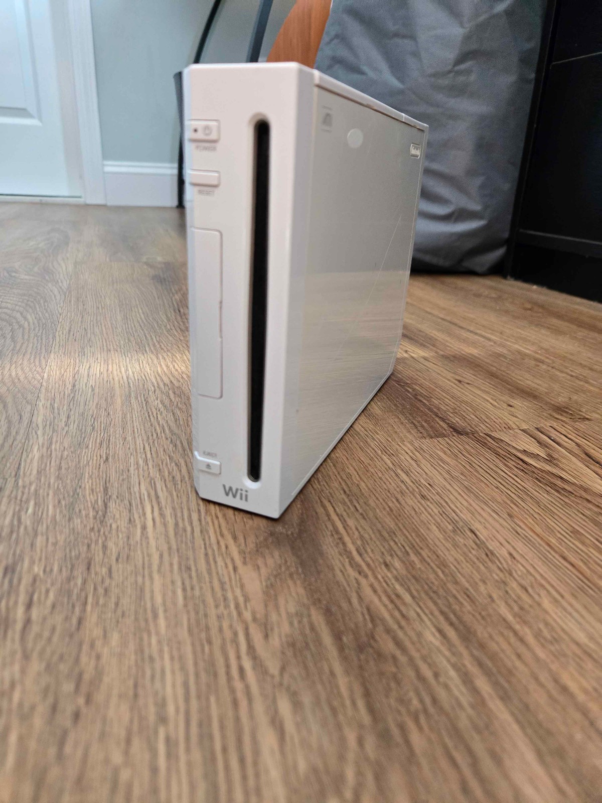 Nintendo Wii RVL-001 512 MB Home Console – White