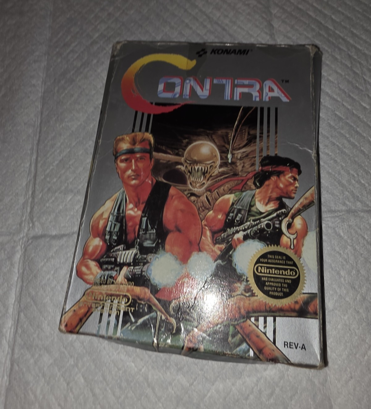 Konami Contra for Nintendo NES – Boxed 1988 NTSC-U/C Multiplayer Shooter