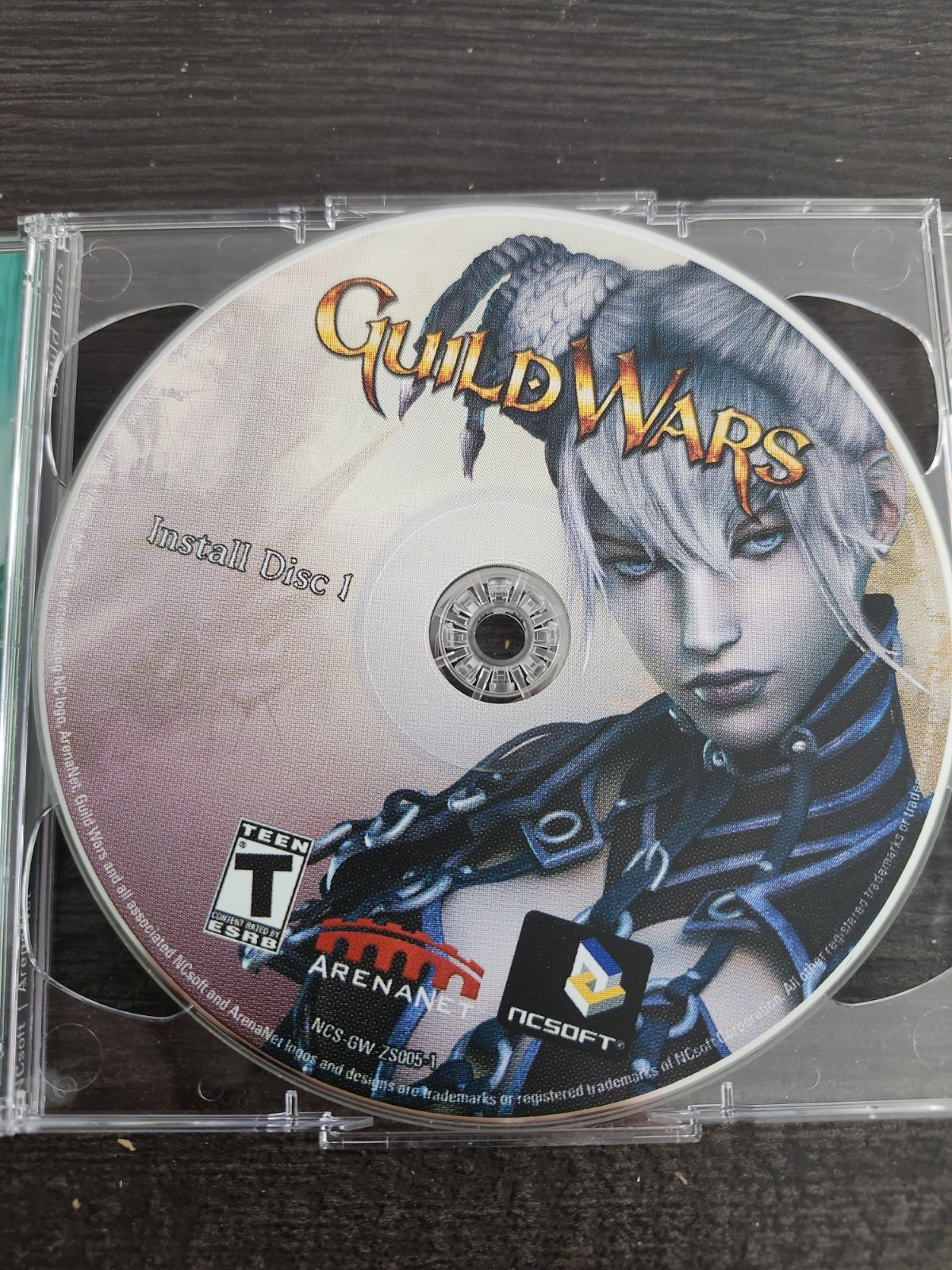 NCsoft Guild Wars (PC, 2005) CD-ROM w/ Manual