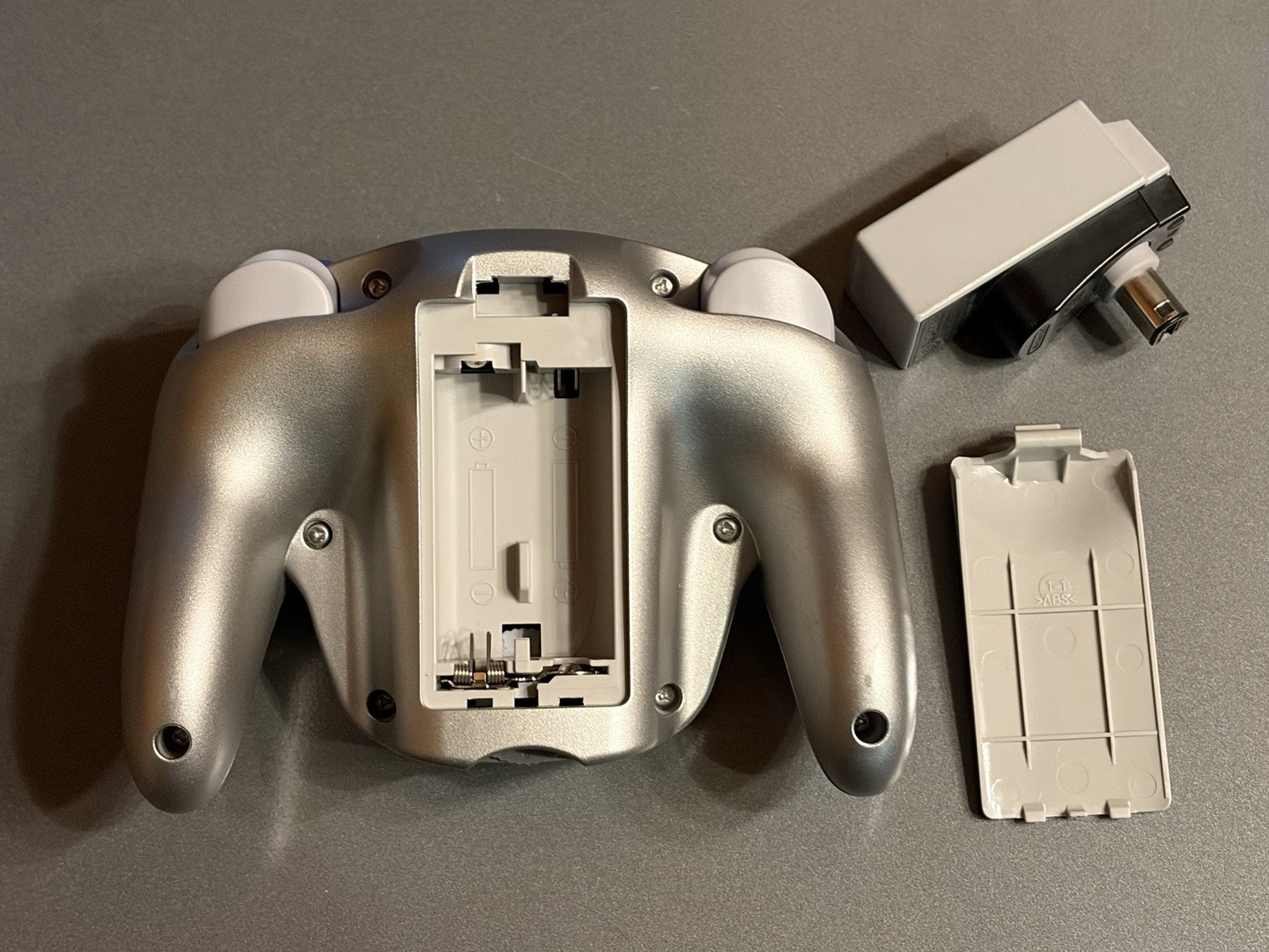 Silver Wavebird Wireless Controller with Receiver for Nintendo GameCube