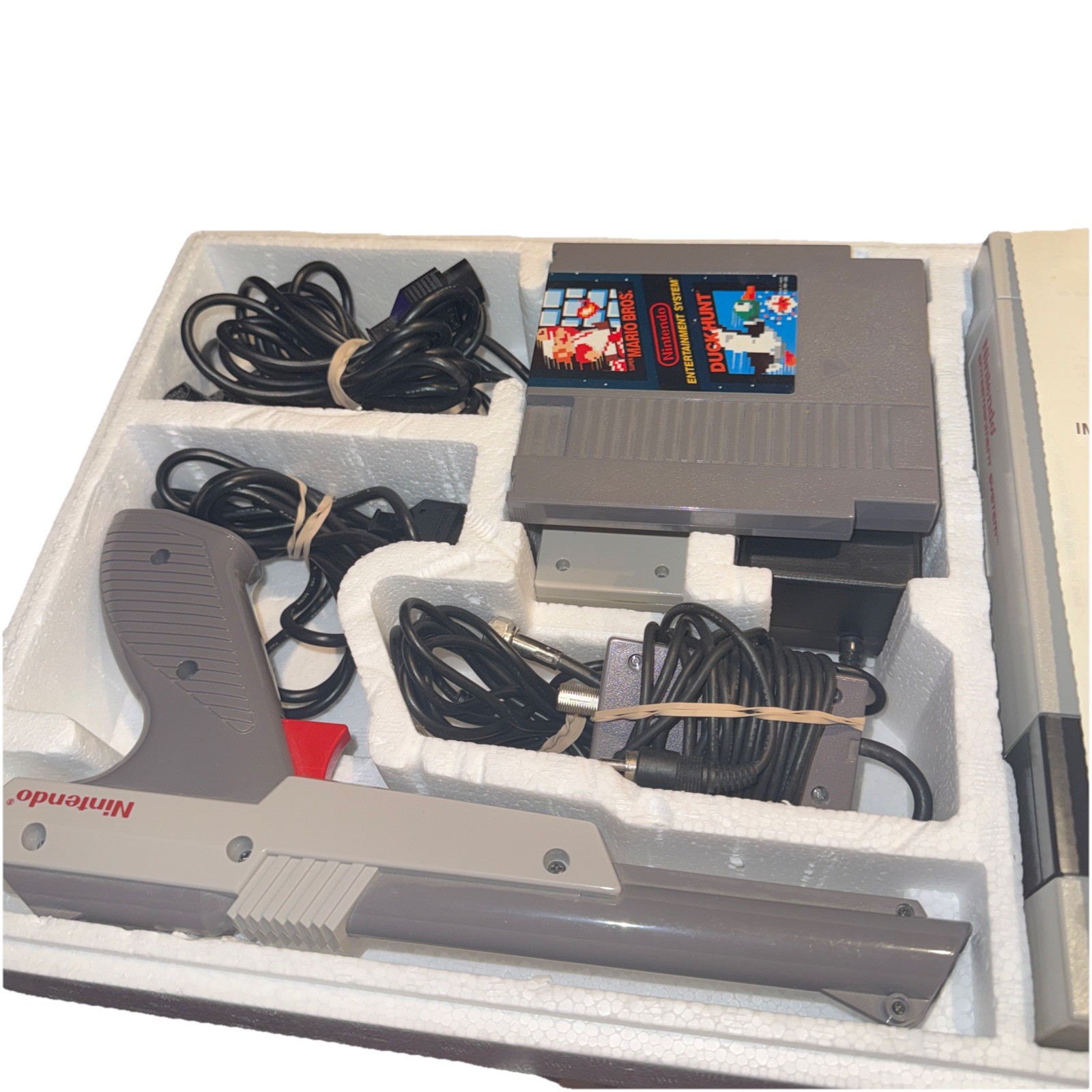 Nintendo NES-001 Console W/ Mario Duck Hunt Controller Light Gun Tested CIB