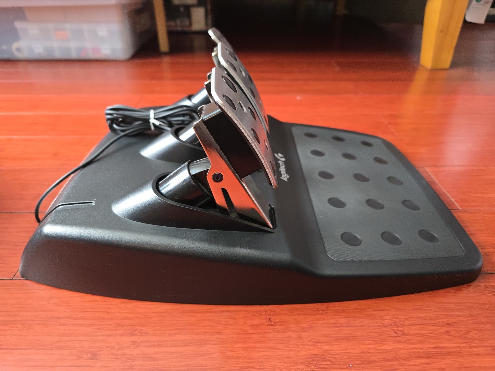 Logitech G29 Driving Force Racing Wheel & Pedal Set – Black (941-000110)