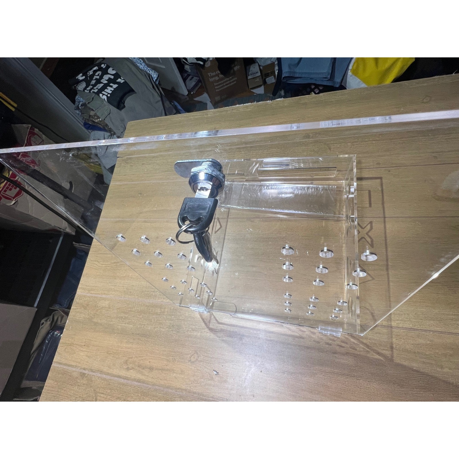 PlayStation 4 PS4 Acrylic Security Display Case with Lock and Keys Clear