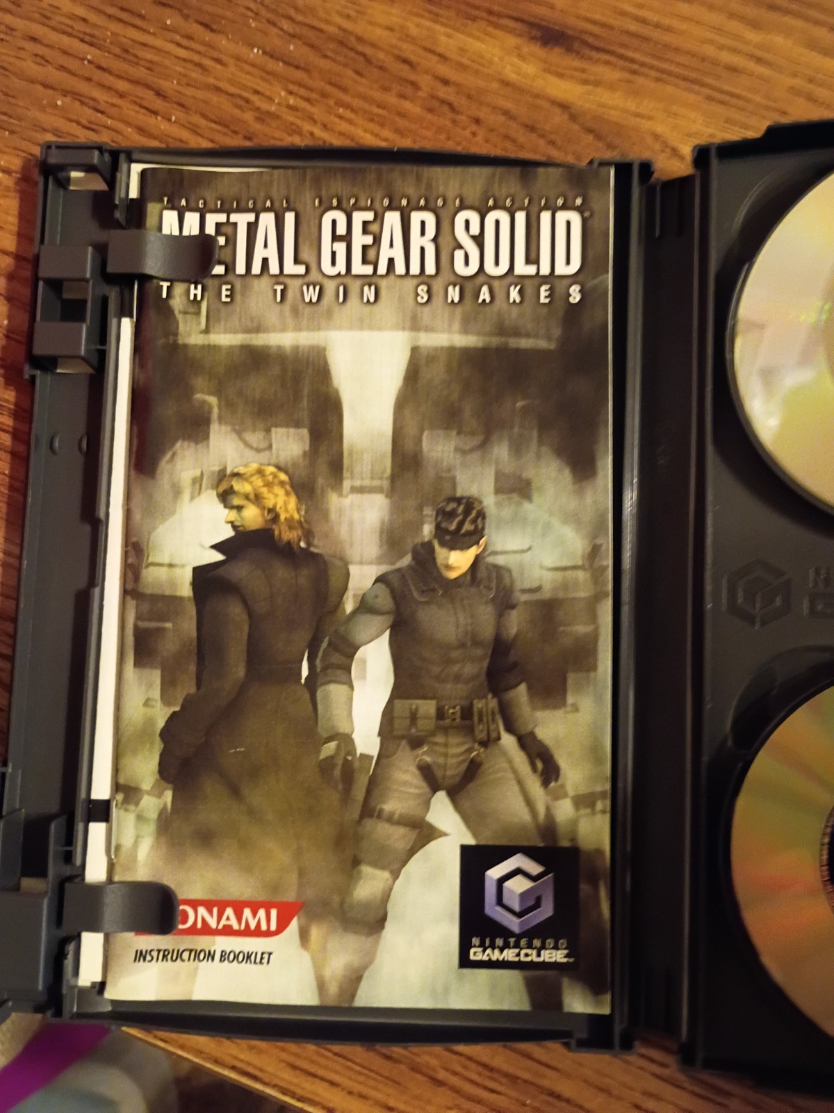 Metal Gear Solid: The Twin Snakes GameCube 2004 Complete