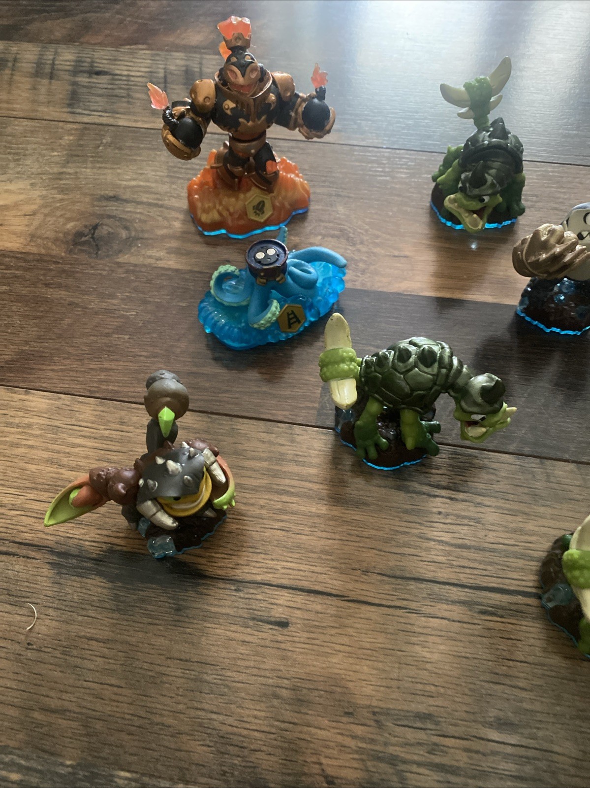 Lot Of Skylanders Swap Force Characters And Carrying Case