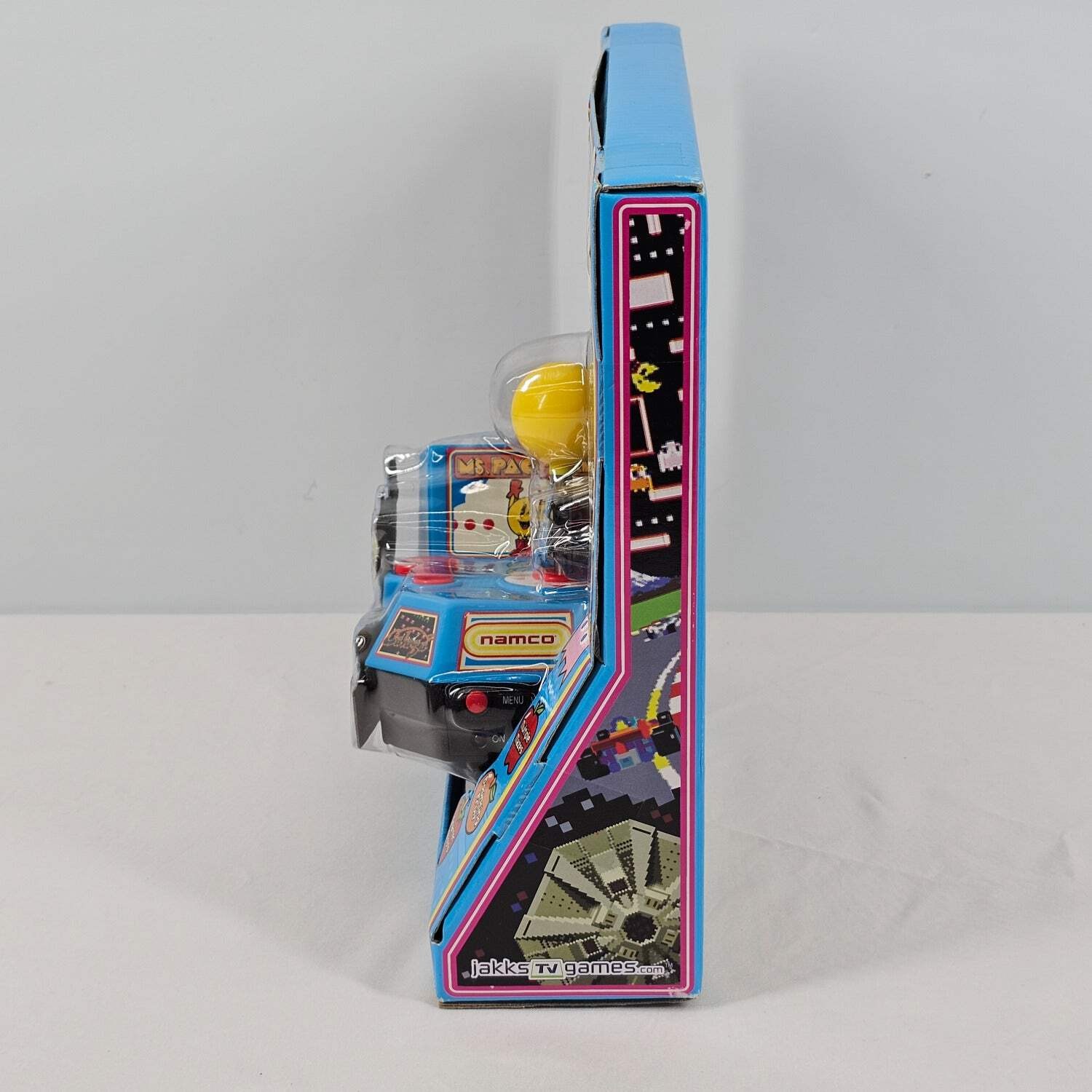 New Jakks Pacific Ms. Pac-Man 5-in-1 Arcade Classics Plug & Play TV Game 58018