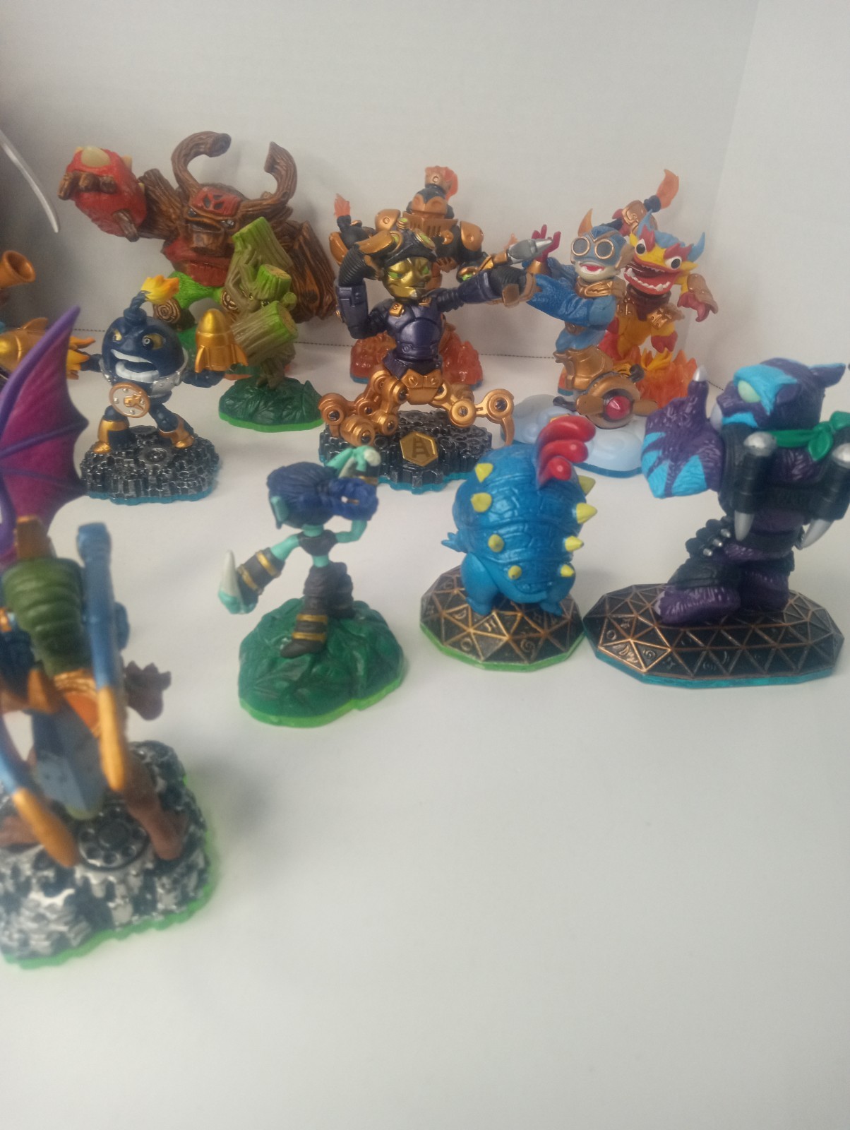Huge Skylanders Lot 19 Figures With Carry Case Rare