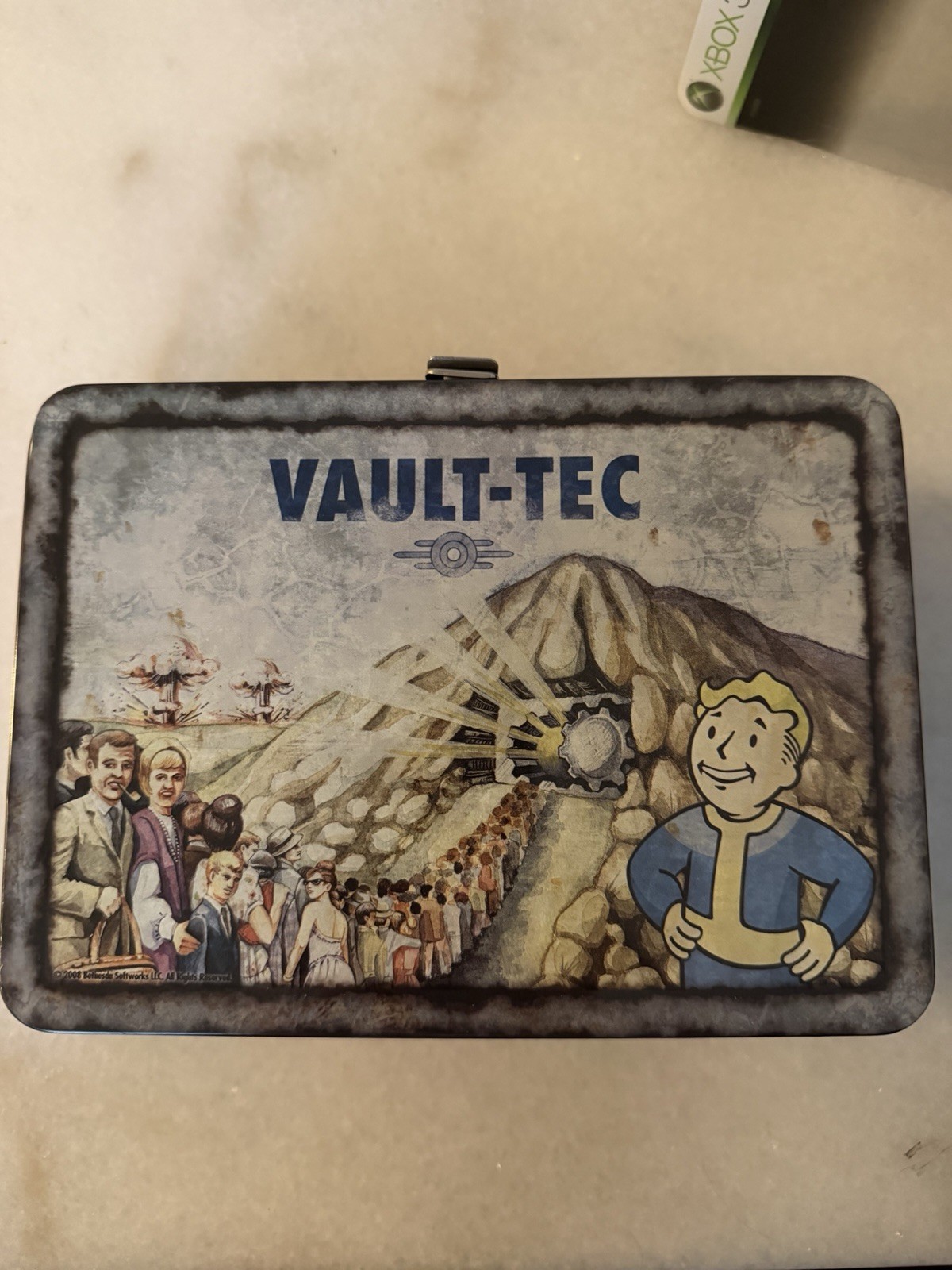 Fallout 3 Collector’s Edition Xbox 360 CIB Vault Boy Bobblehead Lunchbox