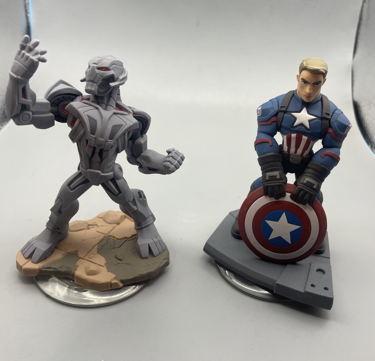 Disney Infinity 3.0 Captain America And, Ultron Marvel Figures
