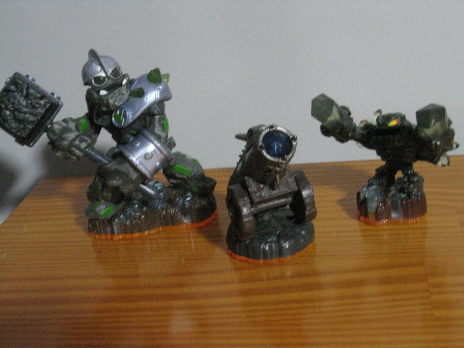 Skylanders Giants Lightcore Prism Break Crusher & Dragonfire Cannon Figures Lot