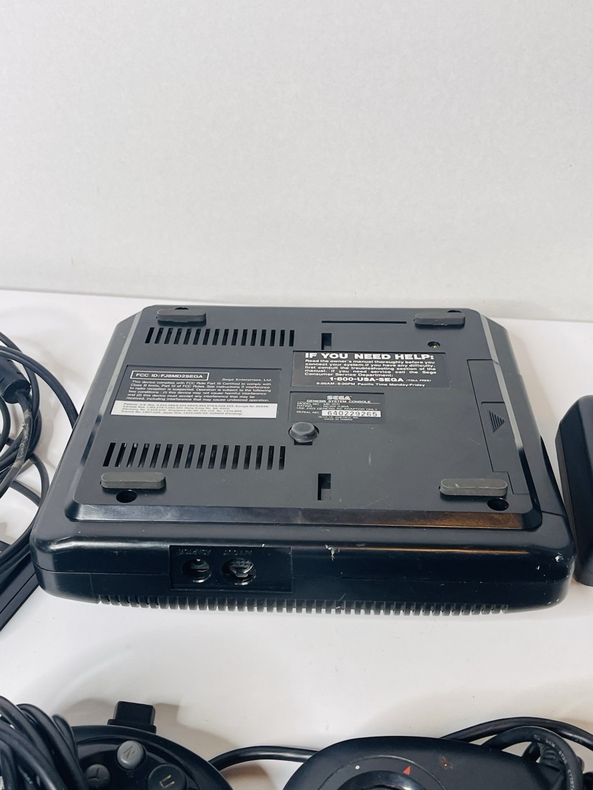 SEGA Genesis MK-1631 Console w/ Controllers AV & Power Untested