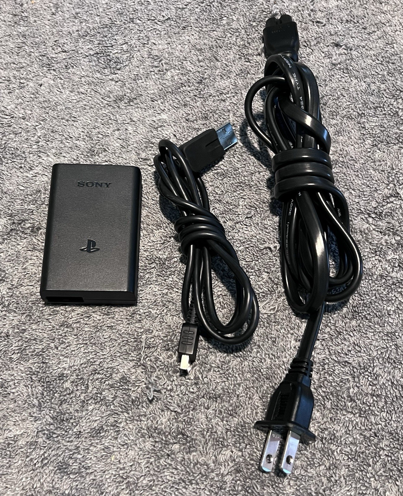 PlayStation Vita PCH-1101 COMPLETE IN BOX Manual Inserts Tested 4GB Memory Card