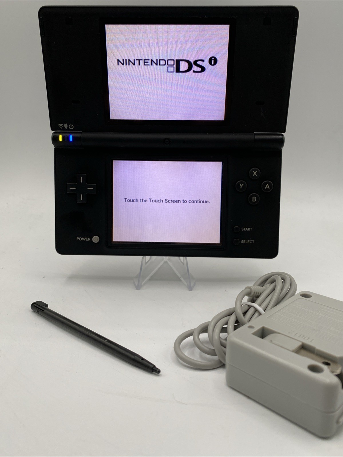 Nintendo DSi Black Console Bundle w/ Charger & 16GB SD Card