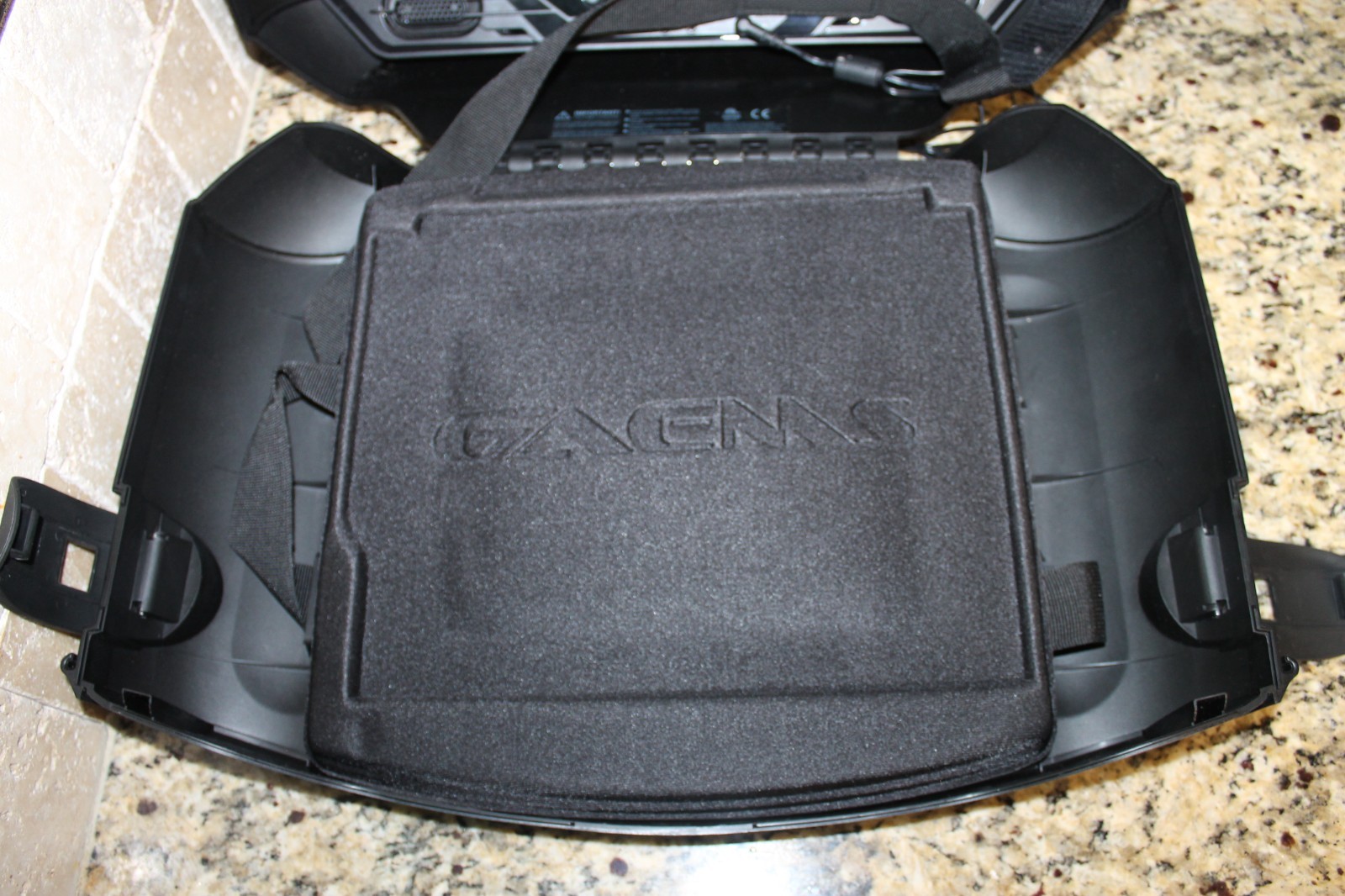 *GAEMS G155 LCD Gaming Case*