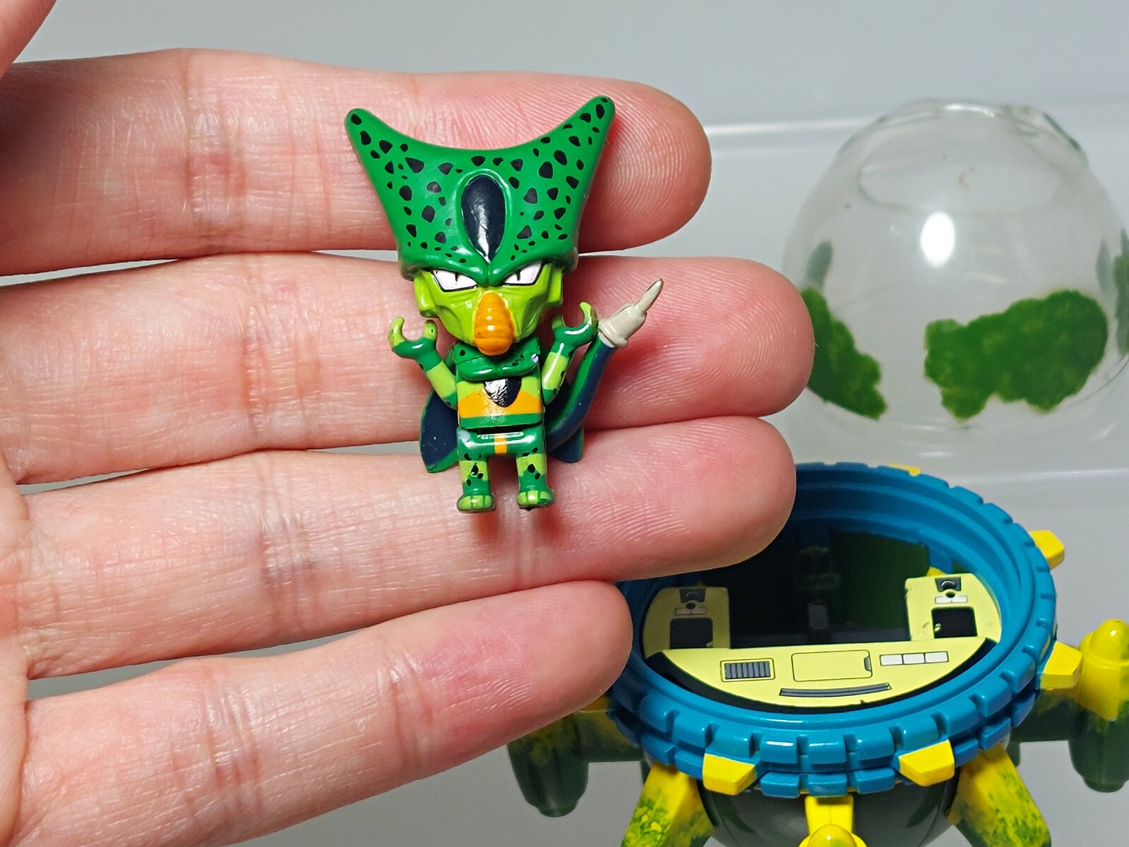 Dragon Ball Z Cell & Time Machine (Broken ver) Figure Banpresto Prize 2003 2.4in