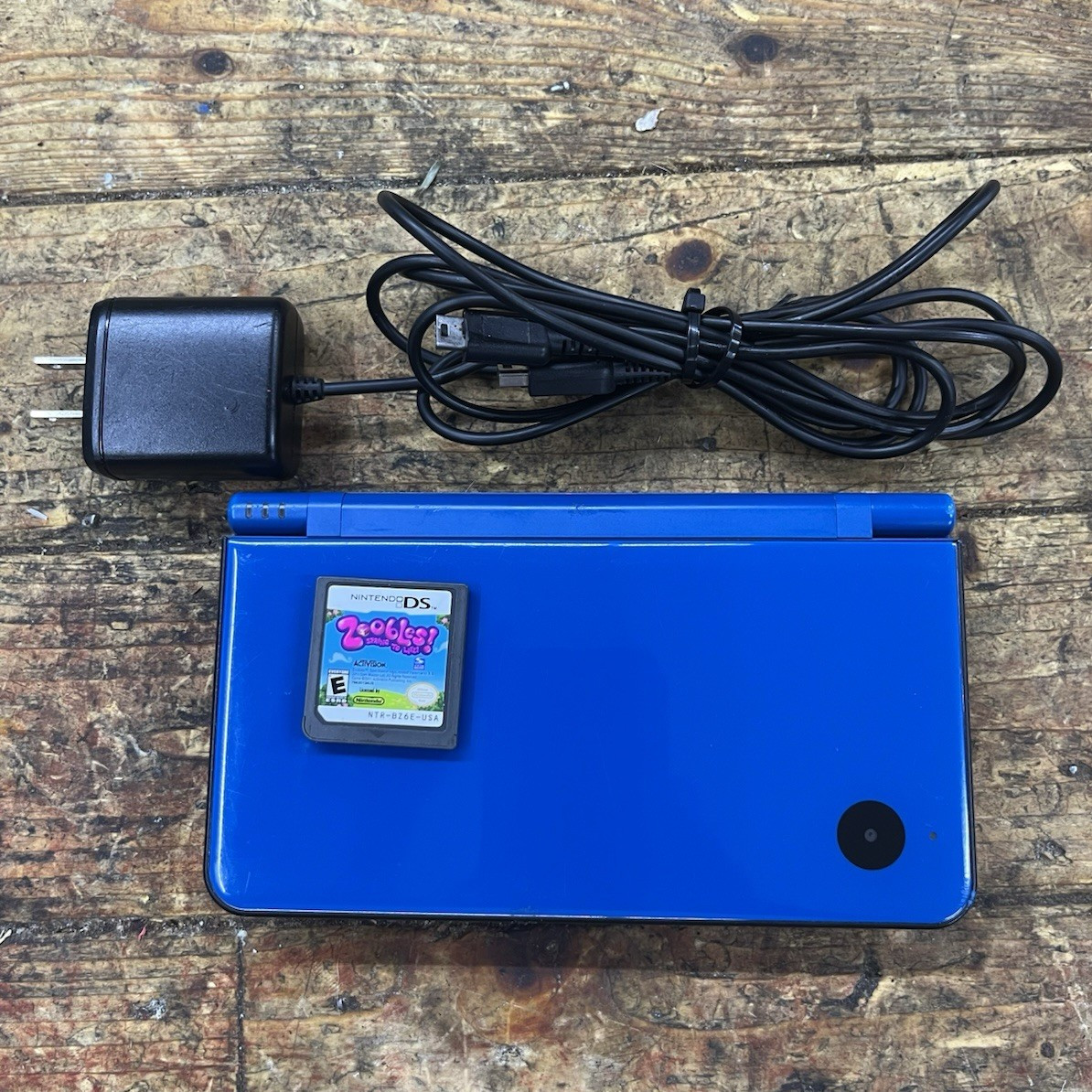 Nintendo DSi XL Blue/Black Handheld Console Wi-Fi Charger Cable & Zoolz Game