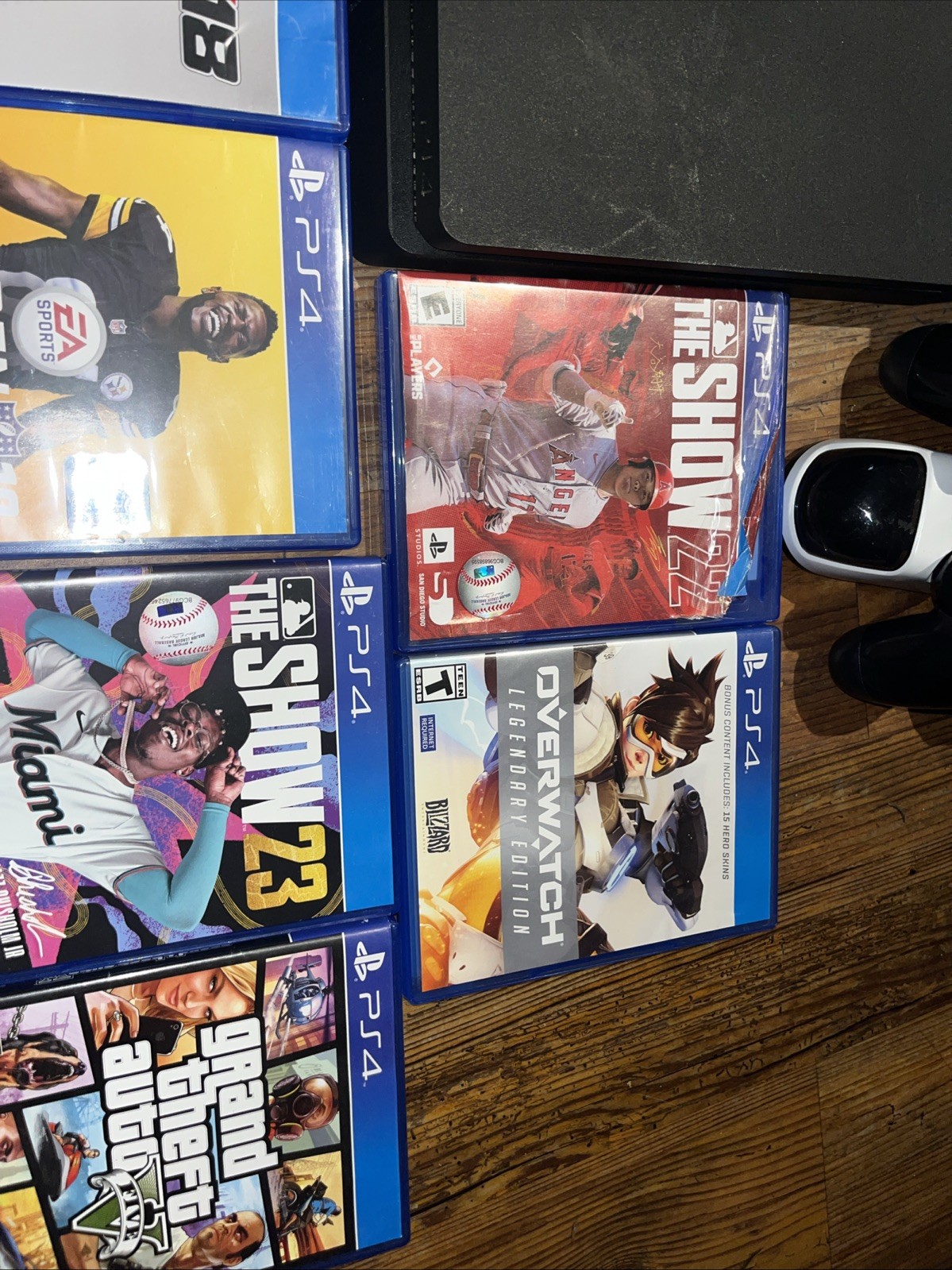 Sony PlayStation 4 Slim CUH-2115B 1TB Console Game Bundle Controllers 11.52 FW