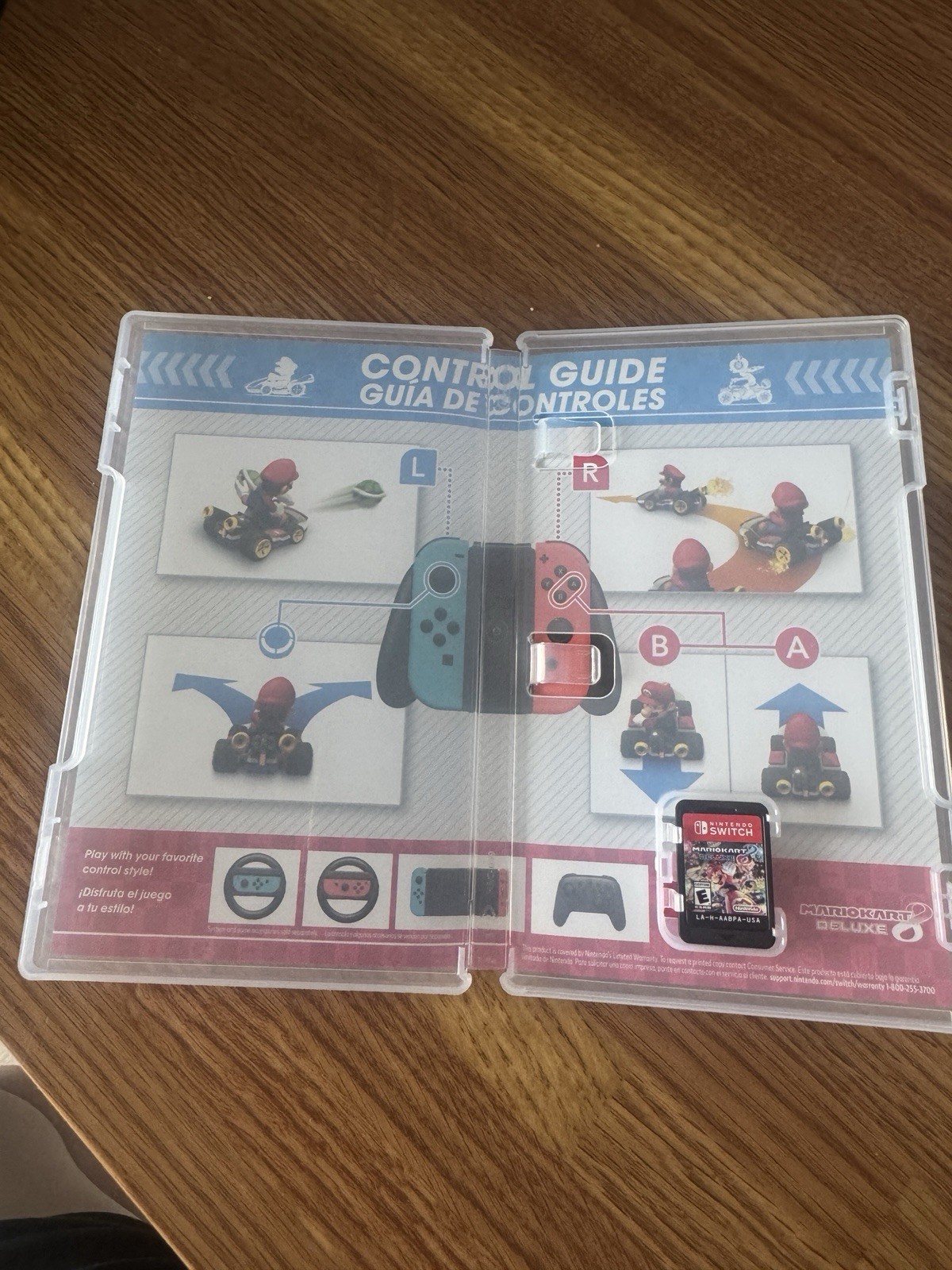 Mario Kart 8 — Deluxe Edition (Nintendo Switch, 2017) [Physical]