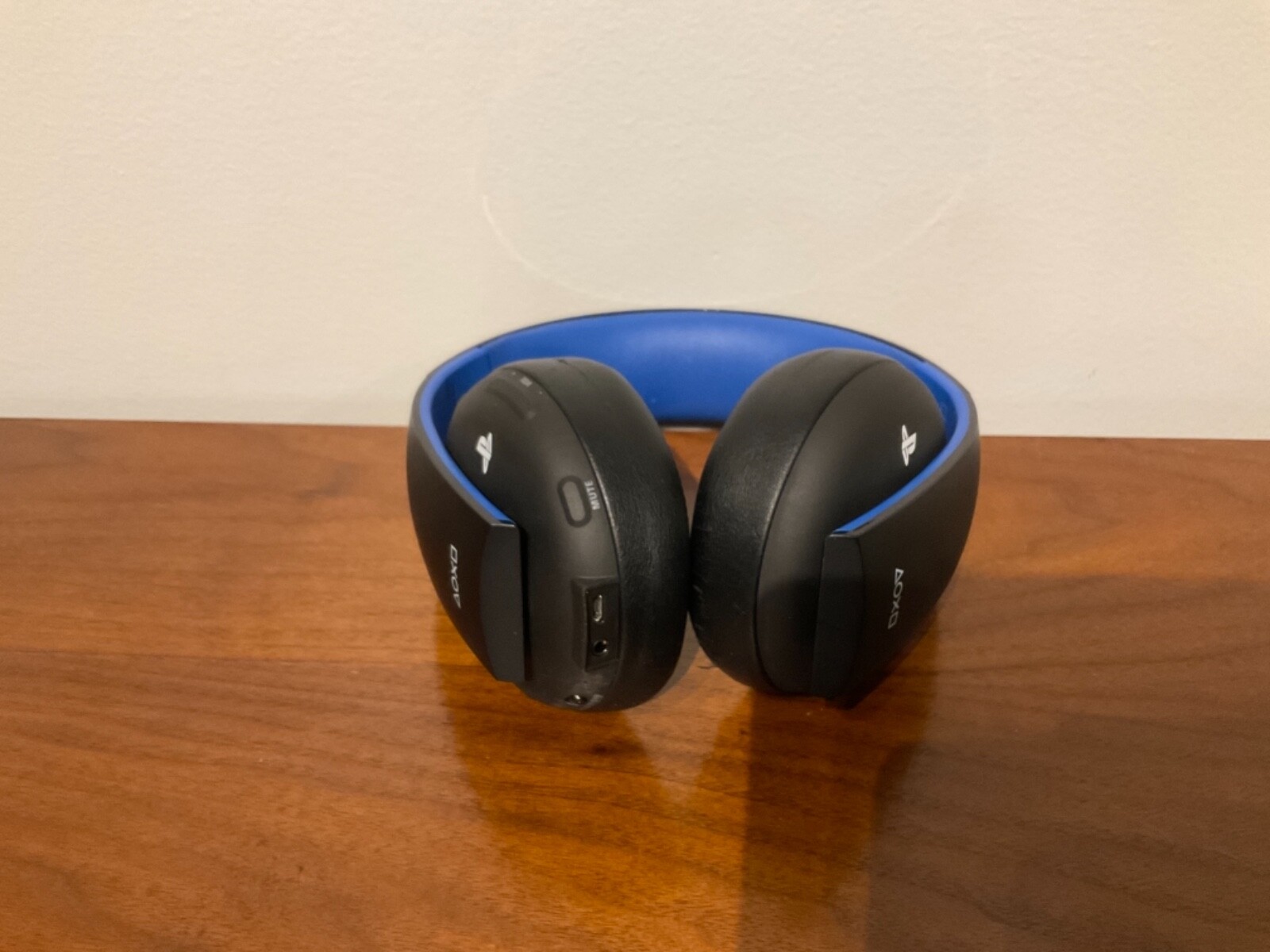 Sony PULSE 3D Ear-Cup (Over the Ear) Wireless Headphone – Black, Used