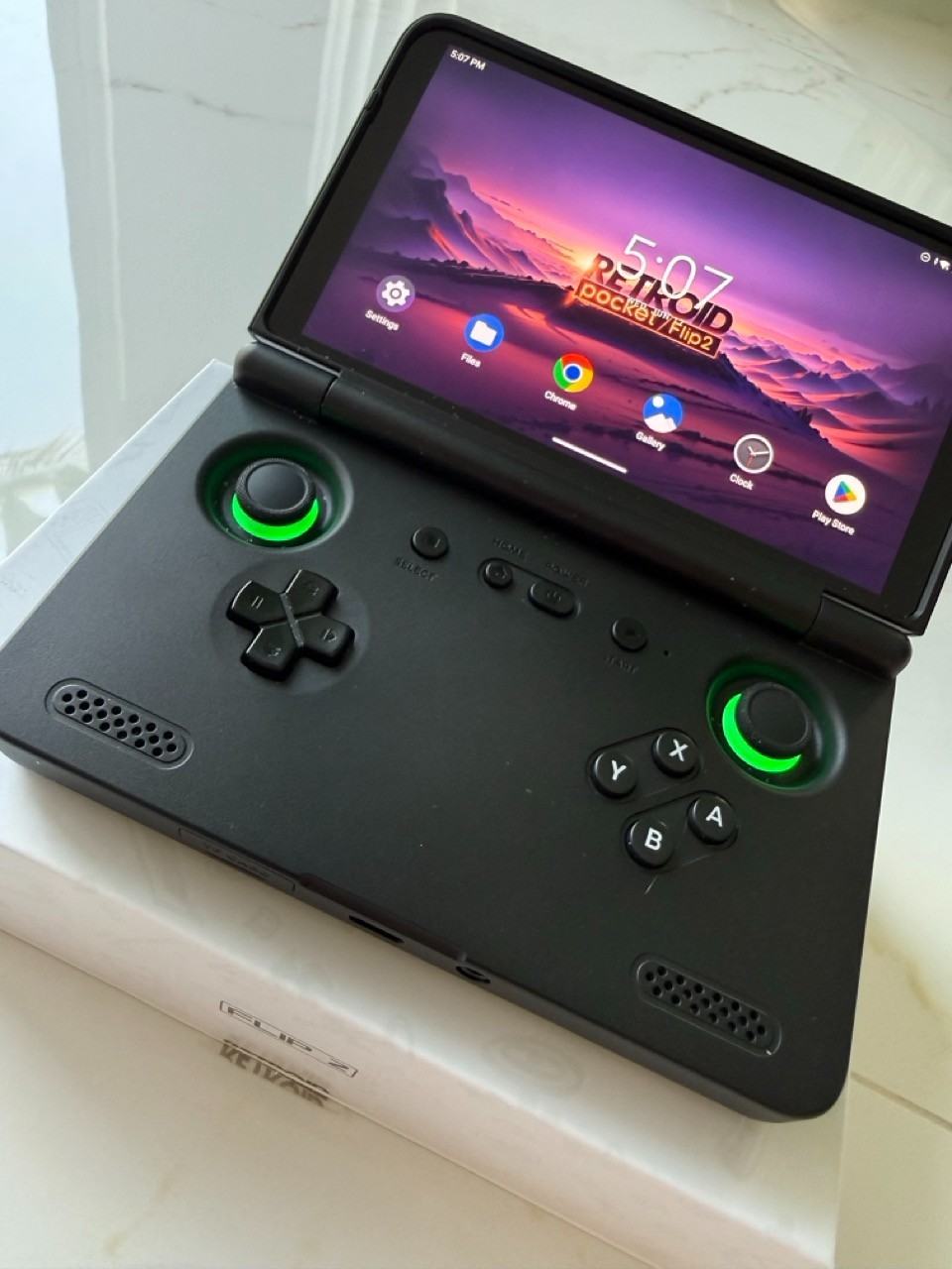 Retroid Pocket Flip 2 Black SD865 8GB RAM Handheld Android Gaming Console CIB