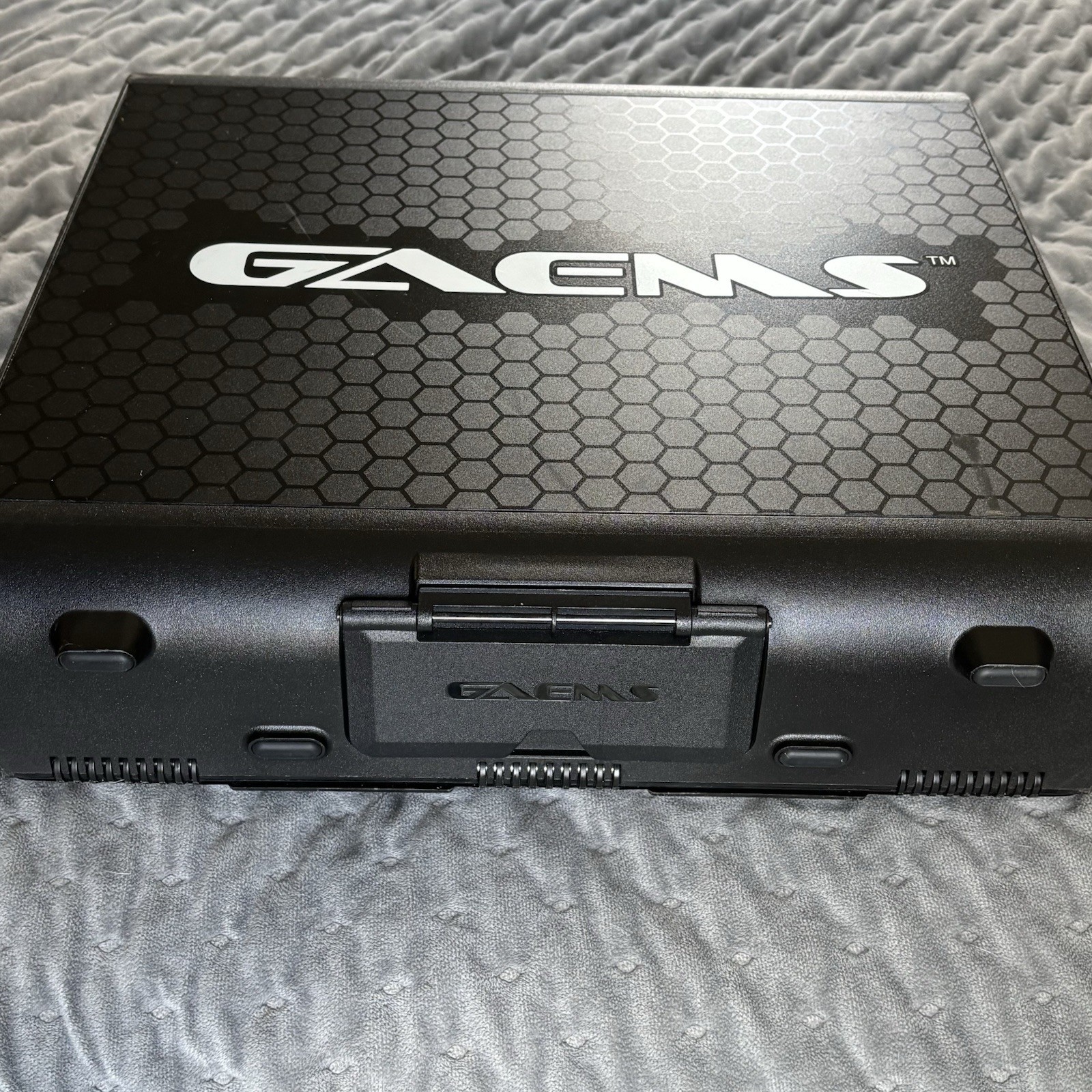 GAEMS Sentinel Pro XP 1080p FHD 17.3″ Portable Gaming Monitor With Remote