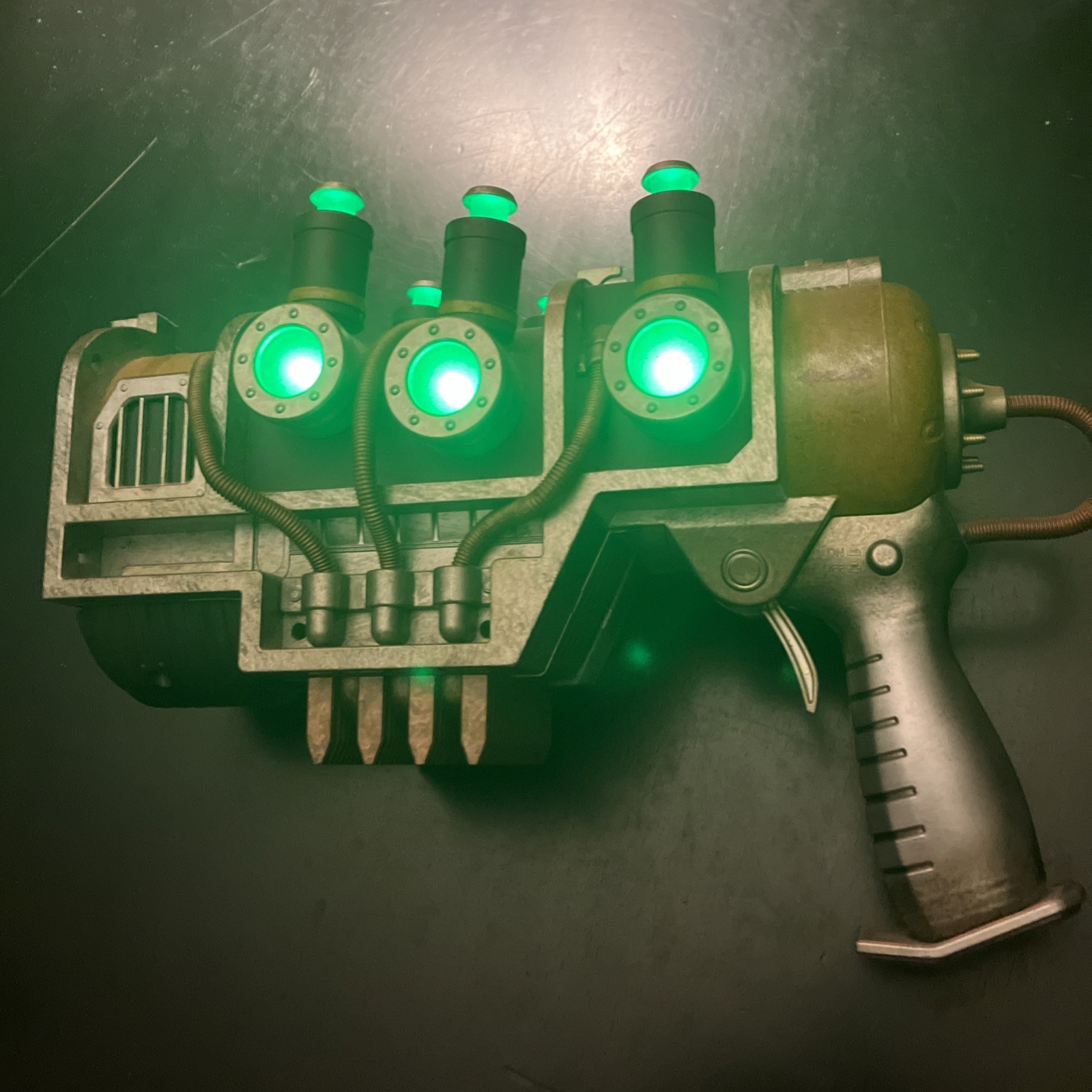 Fallout Plasma Pistol 1:1 Replica Life Size Cosplay – Chronicle Collectibles
