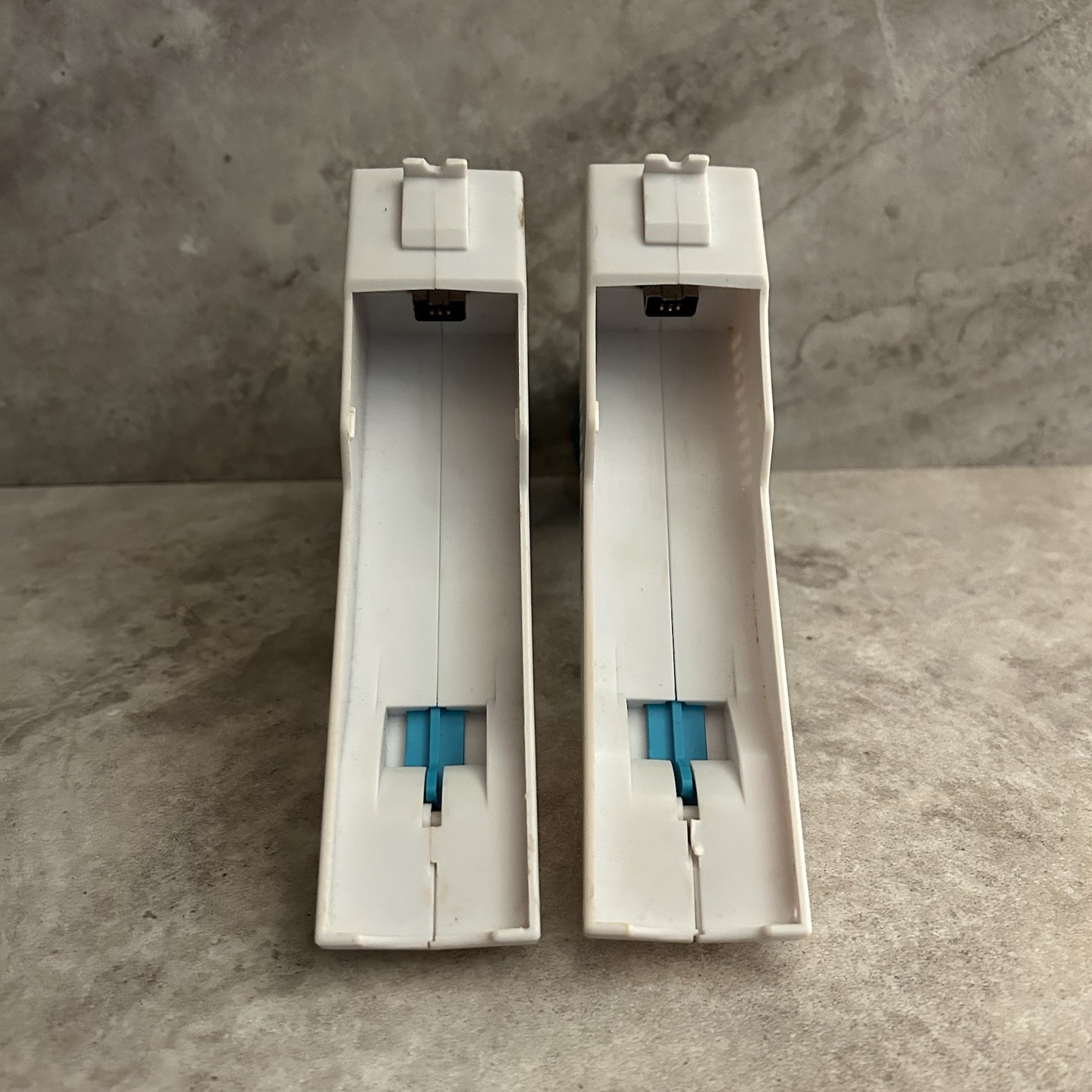 Nyko Perfect Shot Gun Controller White Blue Orange for Nintendo Wii Remote Pair