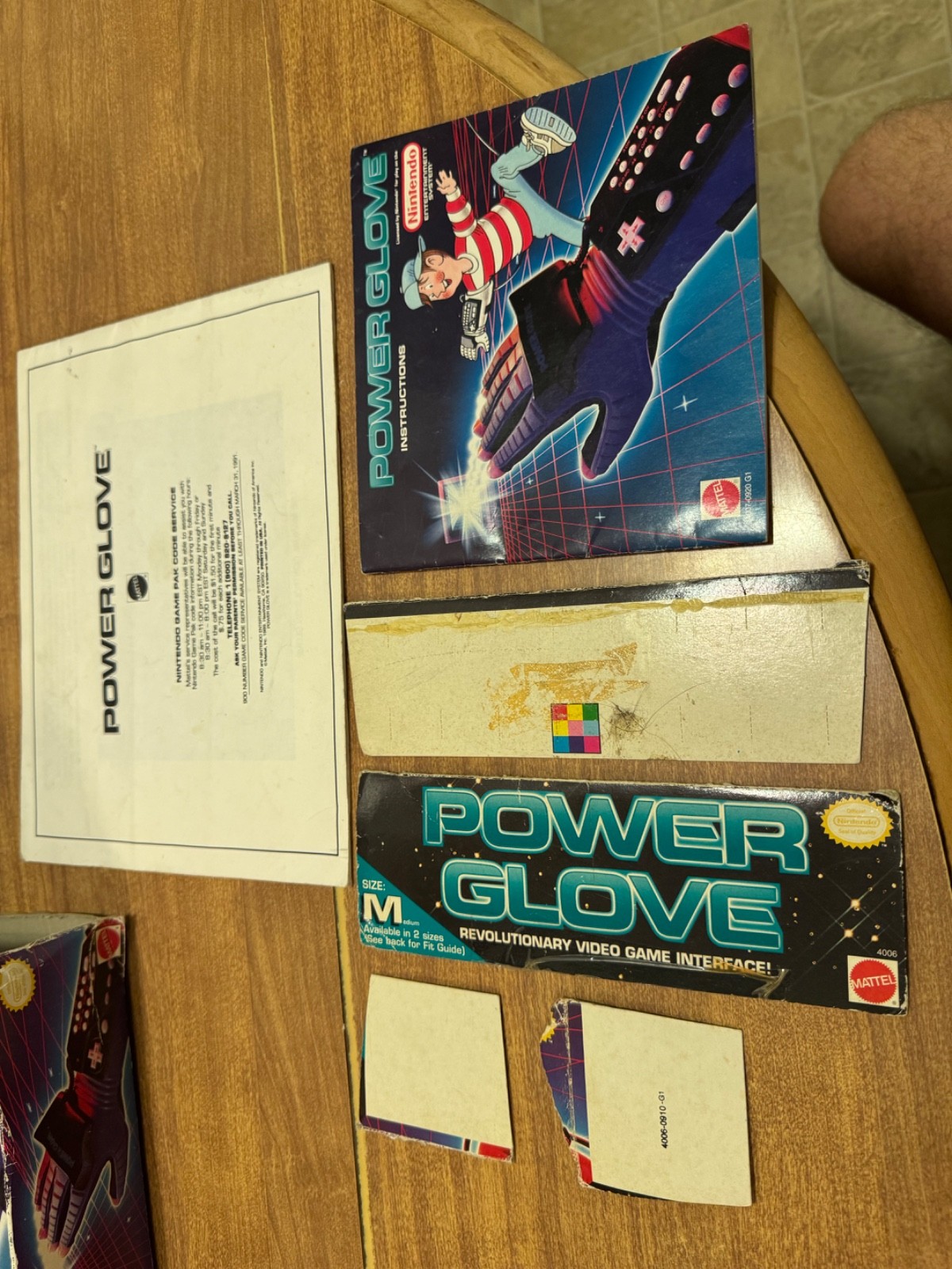 Nintendo NES Power Glove video game motion controller CIB complete w/ rough box