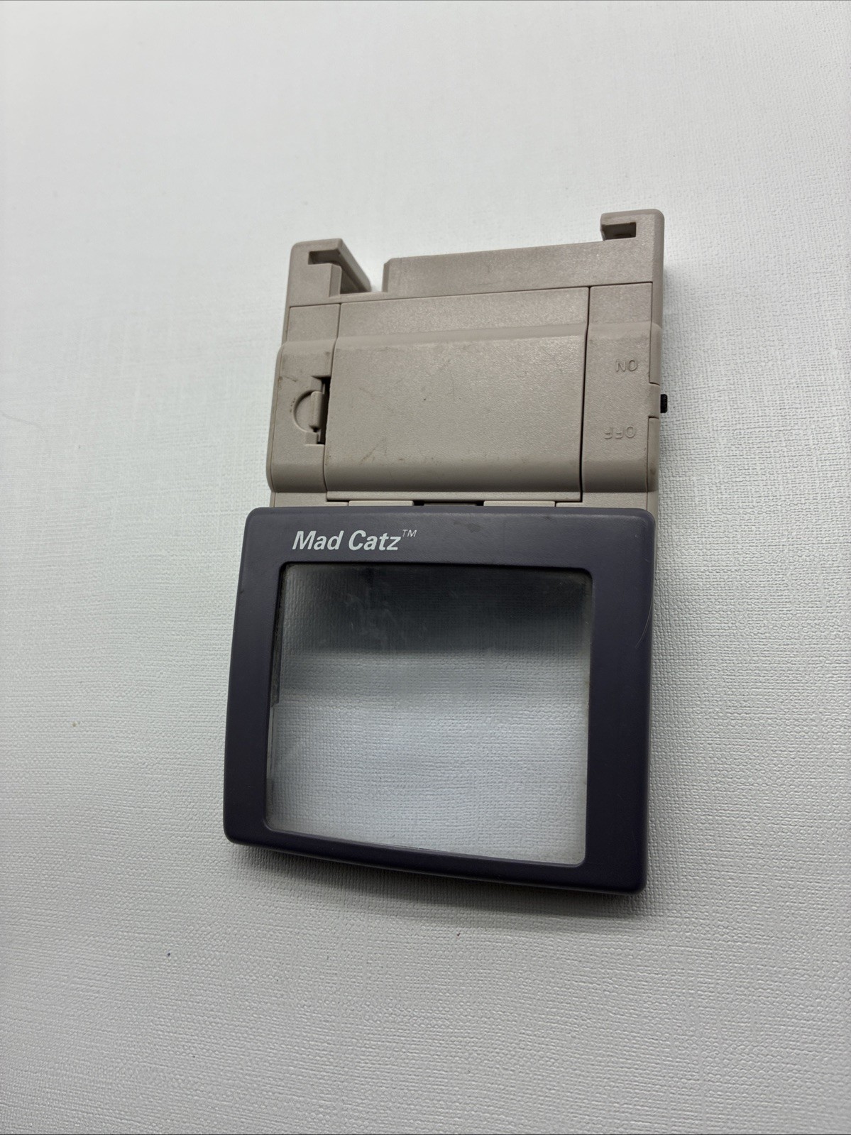 Mad Catz Nintendo Gameboy Screen Light And Magnifier Attachment 1 light out